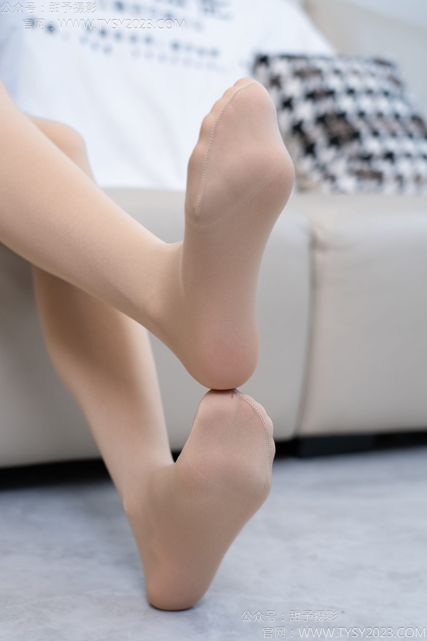 图片[132]-甜予摄影完整版-120期：思思-板鞋、高跟鞋，厚肉丝 [132P] – 速更版-美库