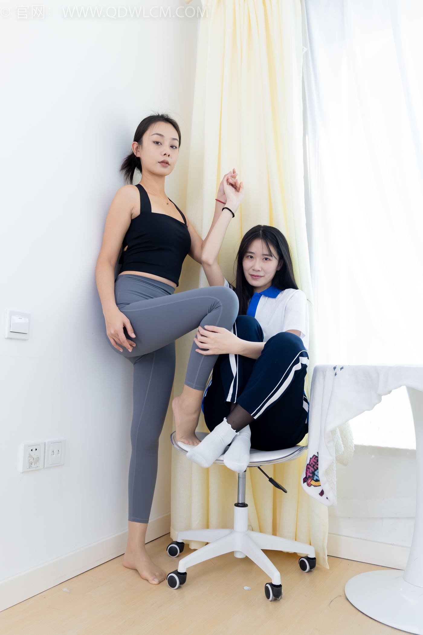 图片[71]-物恋传媒 NO.2231 菜菜&岚岚-高跟长靴、板鞋、裤里丝、白棉袜、油亮肉丝、黑丝[150P] – 速更版-美库