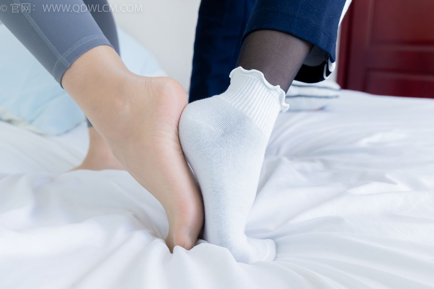 图片[102]-物恋传媒 NO.2231 菜菜&岚岚-高跟长靴、板鞋、裤里丝、白棉袜、油亮肉丝、黑丝[150P] – 速更版-美库