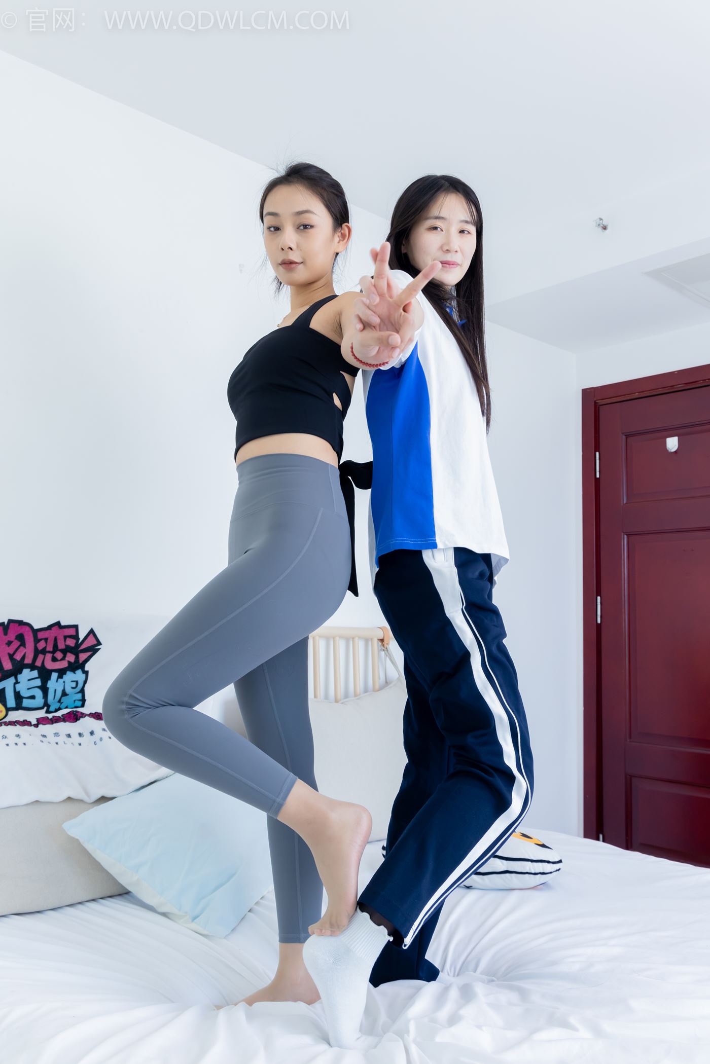 图片[105]-物恋传媒 NO.2231 菜菜&岚岚-高跟长靴、板鞋、裤里丝、白棉袜、油亮肉丝、黑丝[150P] – 速更版-美库