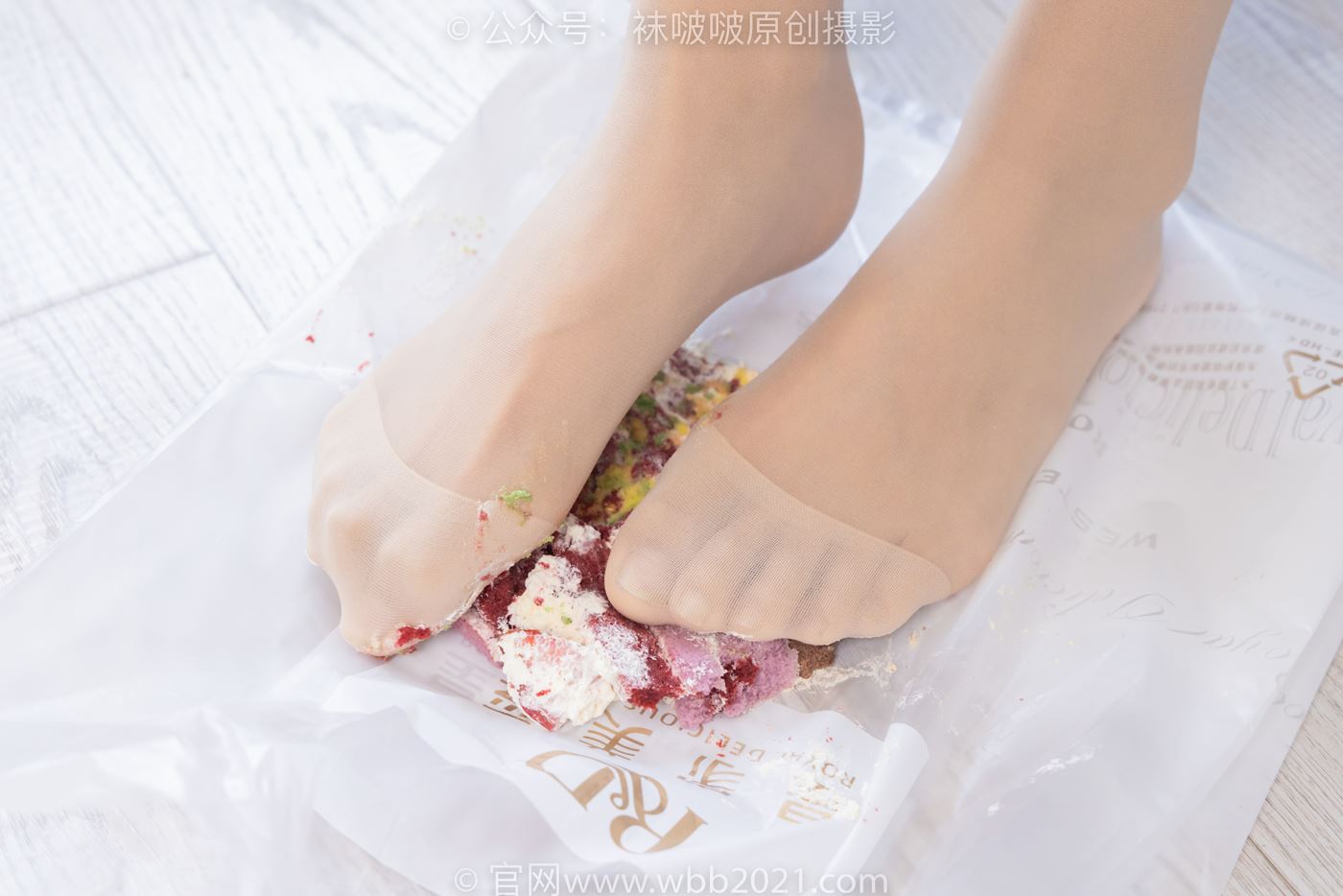 图片[104]-[BoBoSocks袜啵啵]NO.494 奶油-帆布鞋、薄肉丝、薄肉丝踩小蛋糕剧情[128P] – 速更版-美库