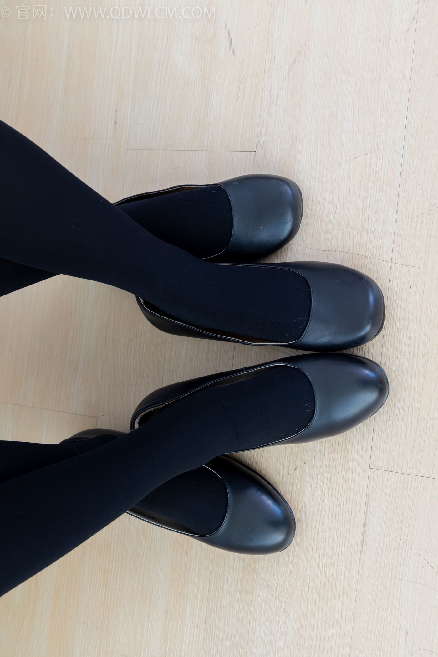 图片[34]-物恋传媒 NO.2232 恬恬&樱桃-皮鞋、厚黑丝、裸足、空姐制服[150P] – 速更版-美库