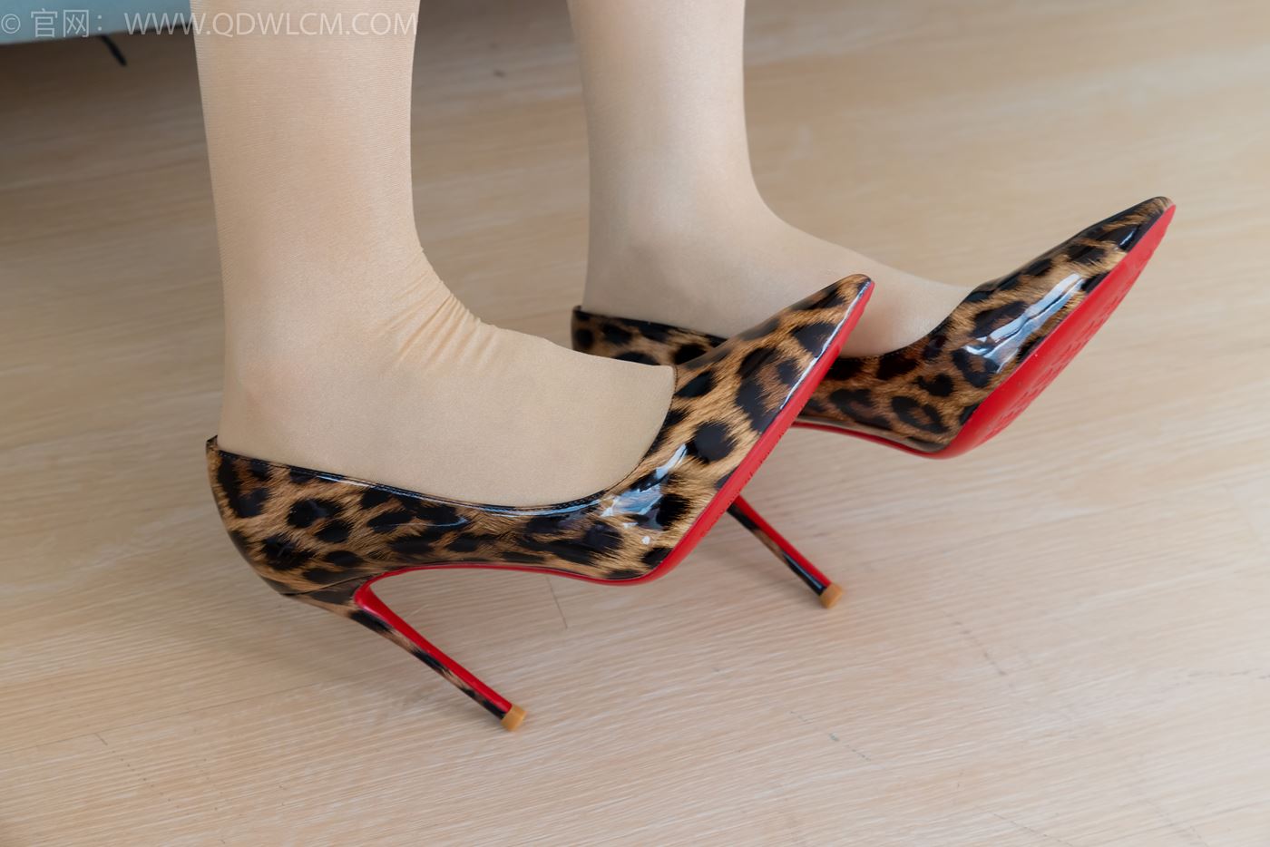 图片[112]-物恋传媒 NO.2235 小竹-高跟鞋、油亮肉丝[149P] – 速更版-美库