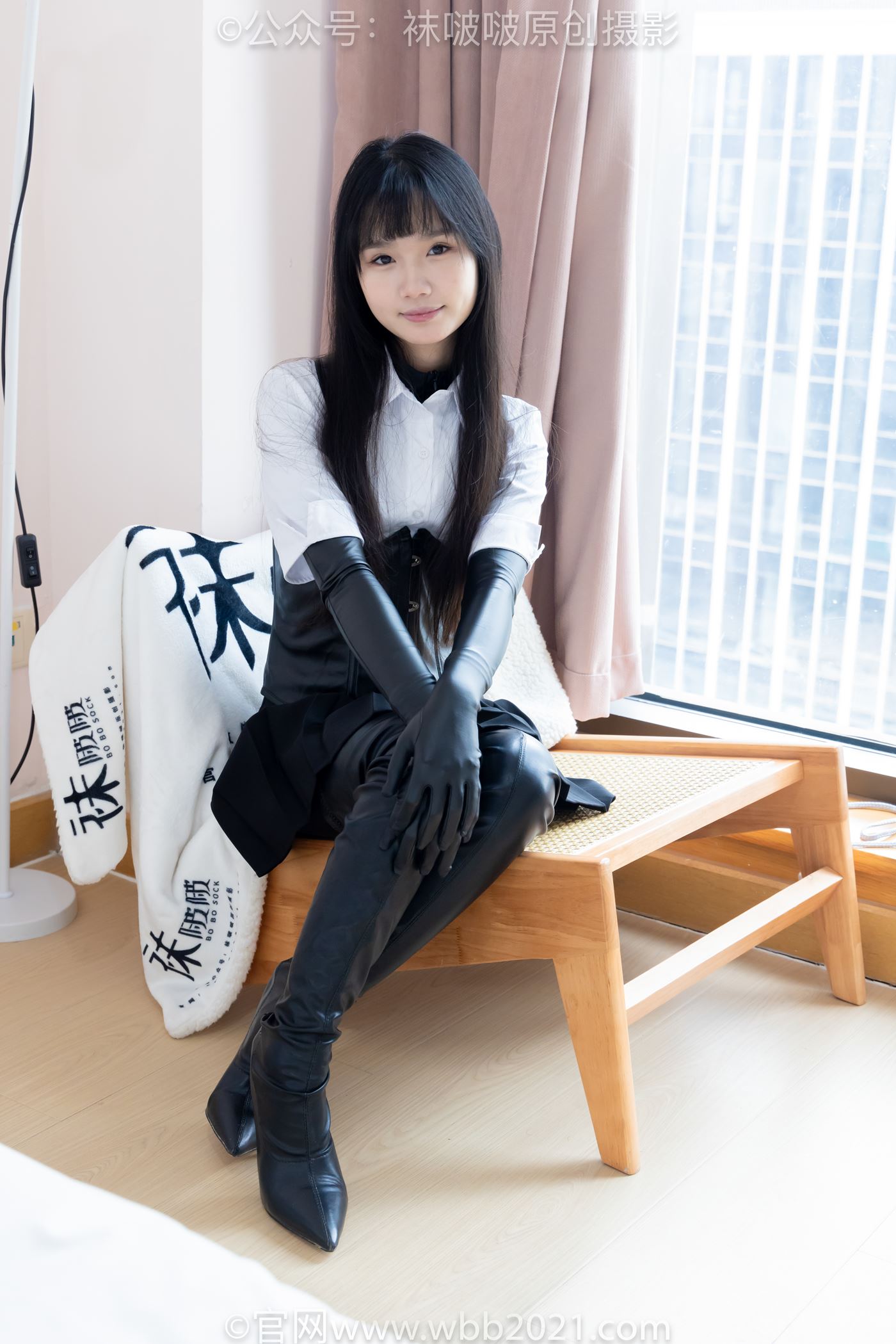 图片[20]-[BoBoSocks袜啵啵]NO.499 甜甜圈-高跟长靴、踩脚裤、厚黑丝五指袜、黑皮手套、裤里丝[144P] – 速更版-美库