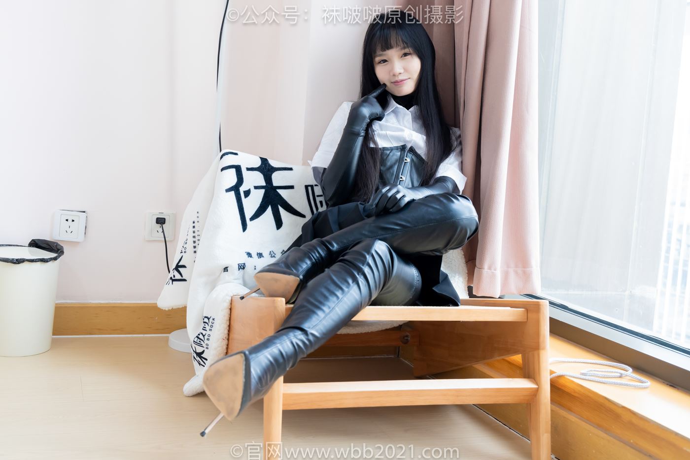 图片[30]-[BoBoSocks袜啵啵]NO.499 甜甜圈-高跟长靴、踩脚裤、厚黑丝五指袜、黑皮手套、裤里丝[144P] – 速更版-美库