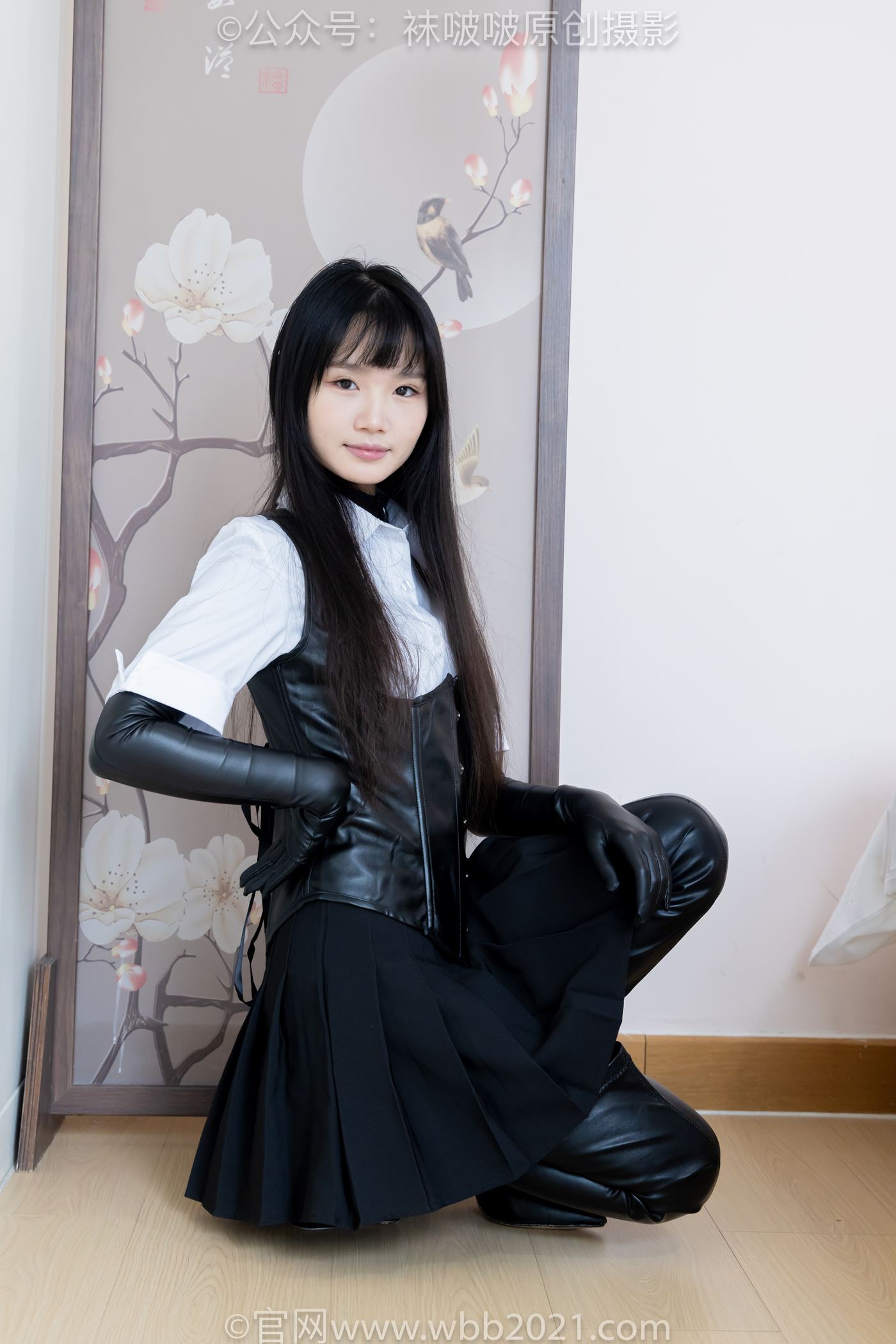 图片[37]-[BoBoSocks袜啵啵]NO.499 甜甜圈-高跟长靴、踩脚裤、厚黑丝五指袜、黑皮手套、裤里丝[144P] – 速更版-美库