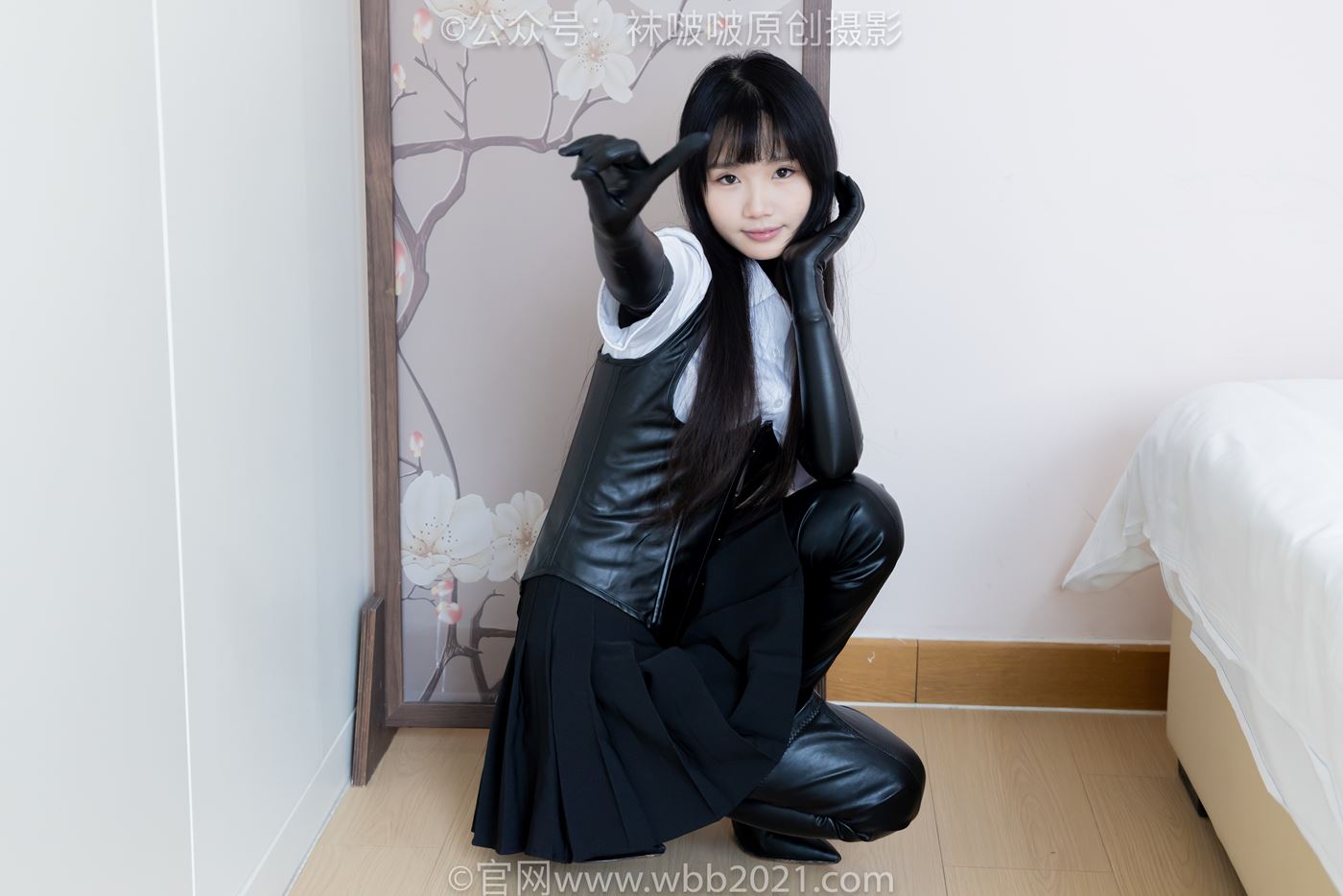 图片[40]-[BoBoSocks袜啵啵]NO.499 甜甜圈-高跟长靴、踩脚裤、厚黑丝五指袜、黑皮手套、裤里丝[144P] – 速更版-美库