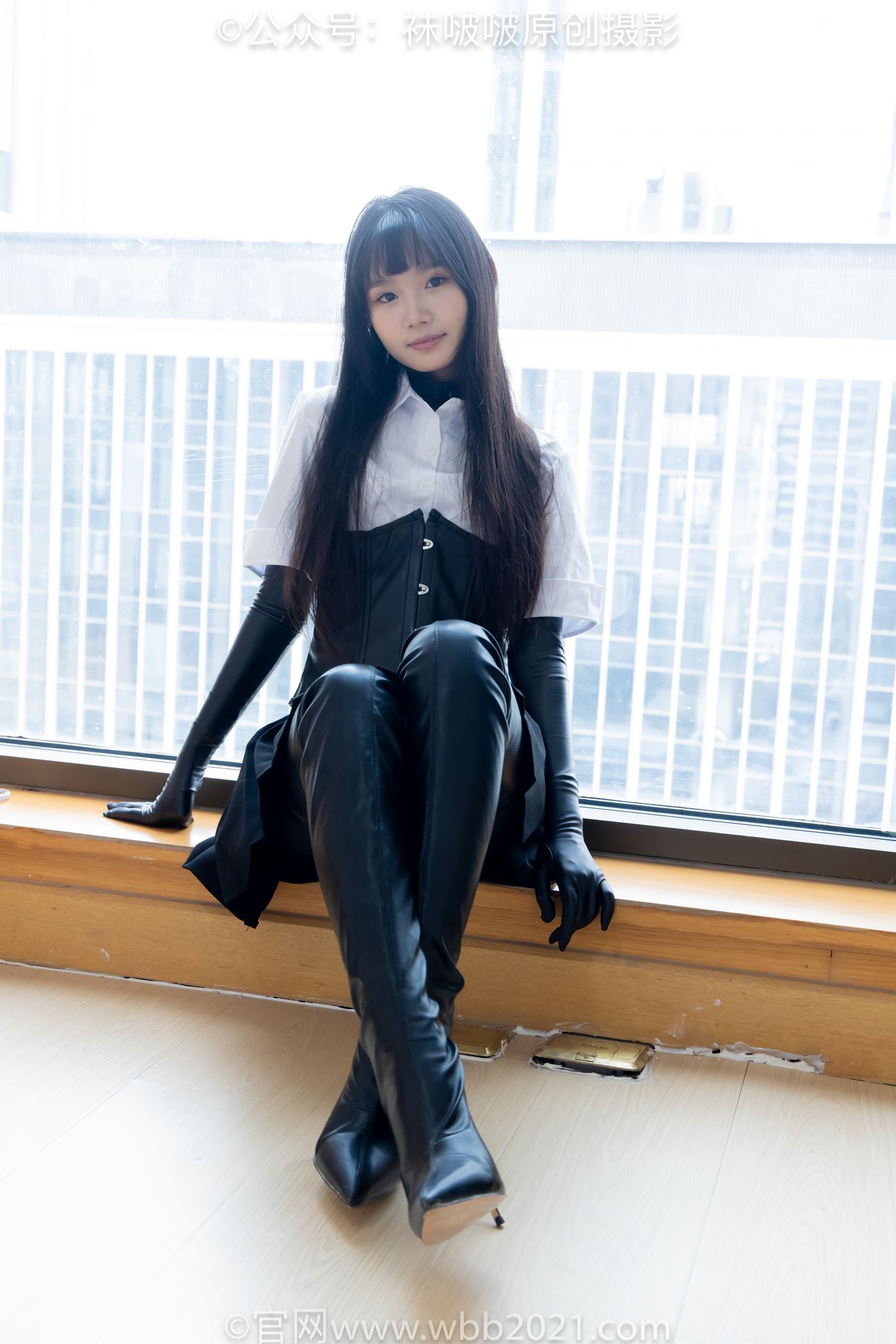 图片[54]-[BoBoSocks袜啵啵]NO.499 甜甜圈-高跟长靴、踩脚裤、厚黑丝五指袜、黑皮手套、裤里丝[144P] – 速更版-美库