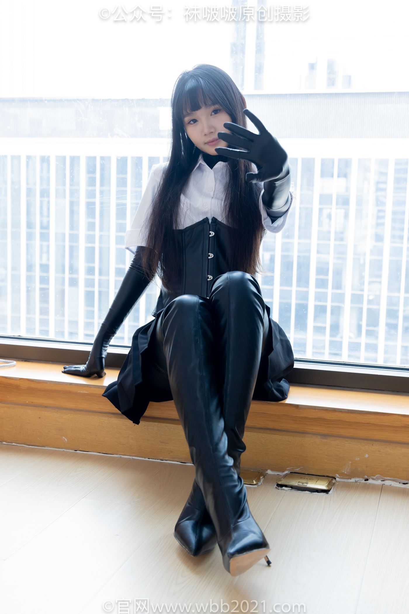 图片[55]-[BoBoSocks袜啵啵]NO.499 甜甜圈-高跟长靴、踩脚裤、厚黑丝五指袜、黑皮手套、裤里丝[144P] – 速更版-美库