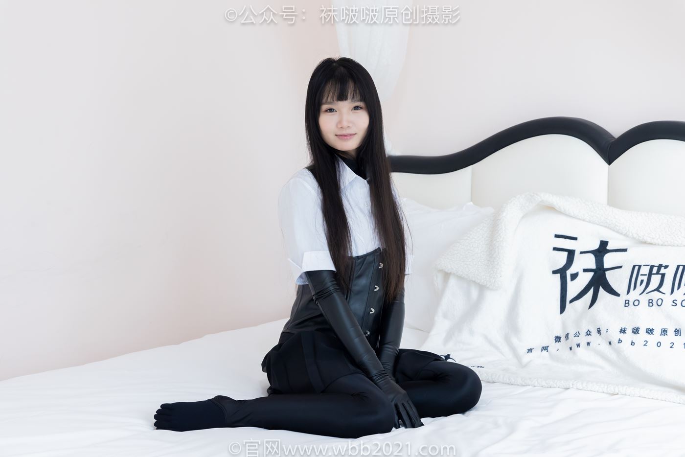 图片[58]-[BoBoSocks袜啵啵]NO.499 甜甜圈-高跟长靴、踩脚裤、厚黑丝五指袜、黑皮手套、裤里丝[144P] – 速更版-美库