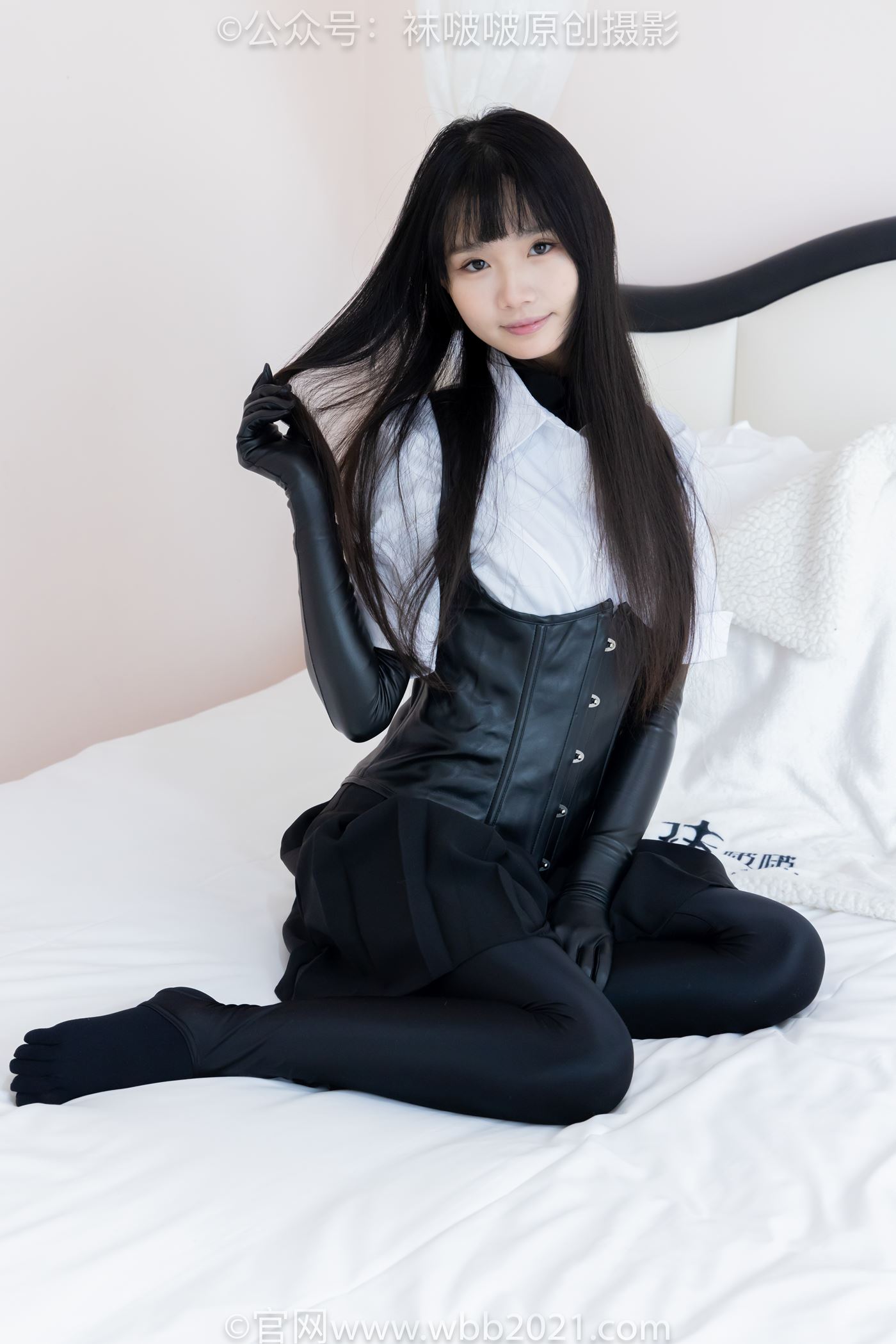 图片[60]-[BoBoSocks袜啵啵]NO.499 甜甜圈-高跟长靴、踩脚裤、厚黑丝五指袜、黑皮手套、裤里丝[144P] – 速更版-美库