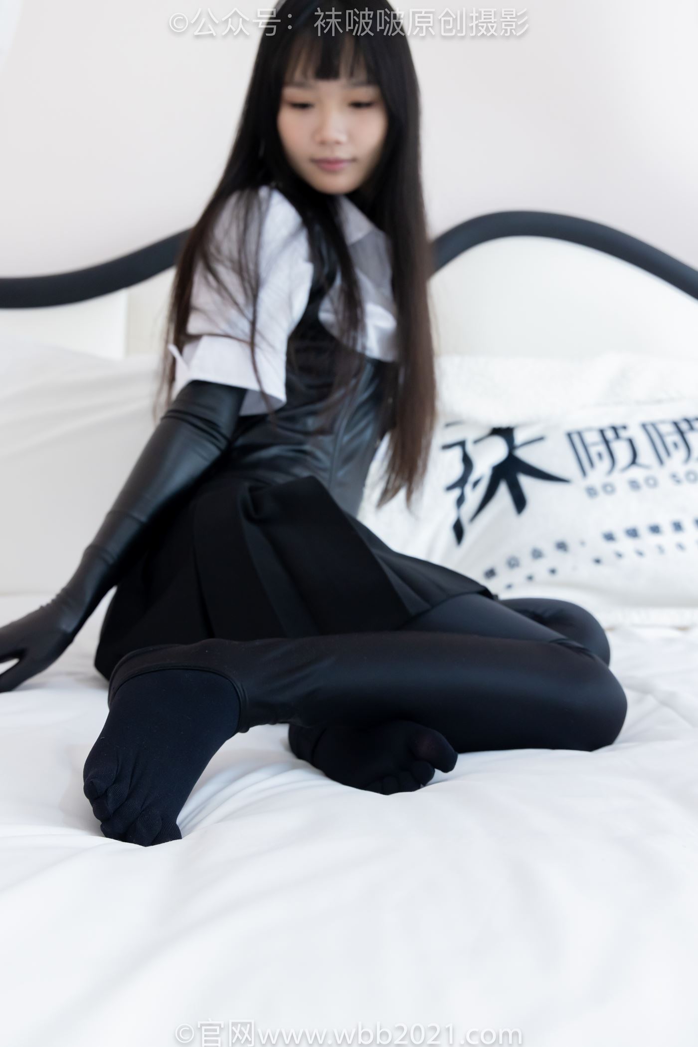 图片[63]-[BoBoSocks袜啵啵]NO.499 甜甜圈-高跟长靴、踩脚裤、厚黑丝五指袜、黑皮手套、裤里丝[144P] – 速更版-美库