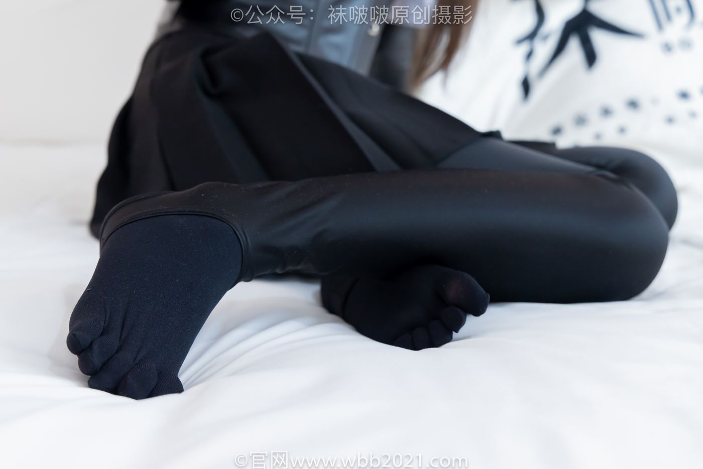 图片[64]-[BoBoSocks袜啵啵]NO.499 甜甜圈-高跟长靴、踩脚裤、厚黑丝五指袜、黑皮手套、裤里丝[144P] – 速更版-美库