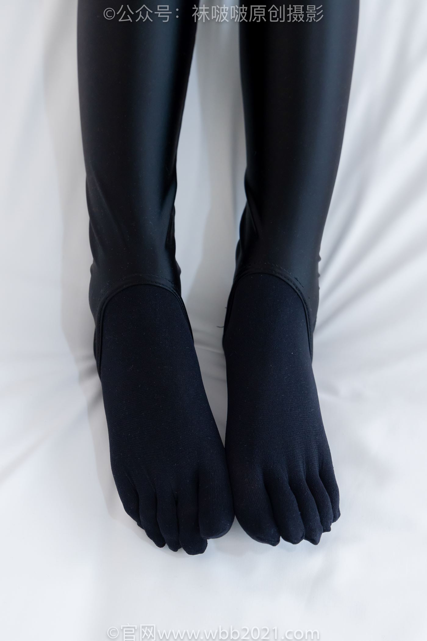 图片[66]-[BoBoSocks袜啵啵]NO.499 甜甜圈-高跟长靴、踩脚裤、厚黑丝五指袜、黑皮手套、裤里丝[144P] – 速更版-美库