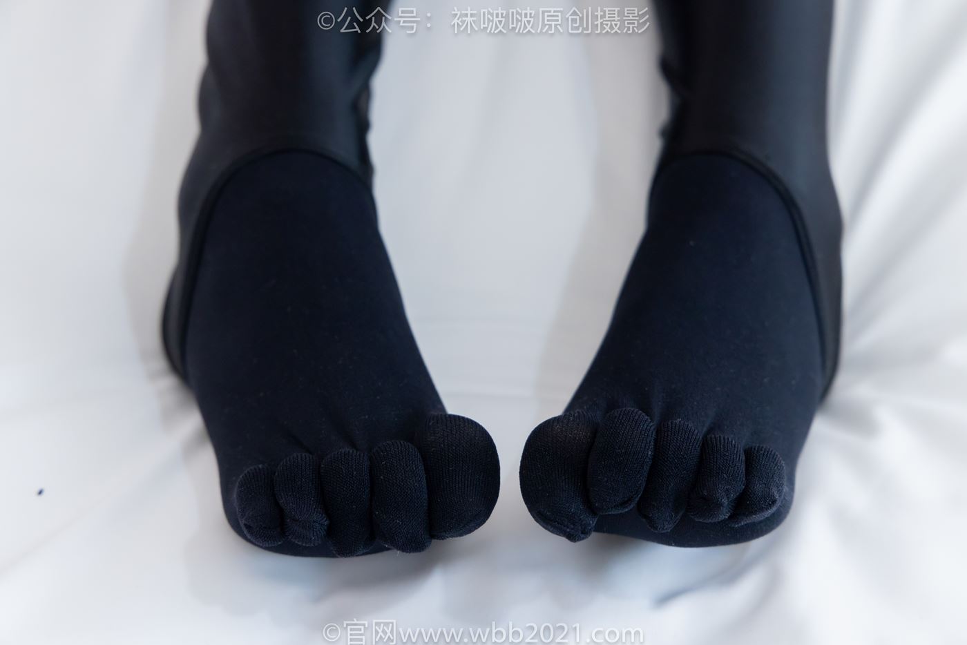 图片[68]-[BoBoSocks袜啵啵]NO.499 甜甜圈-高跟长靴、踩脚裤、厚黑丝五指袜、黑皮手套、裤里丝[144P] – 速更版-美库