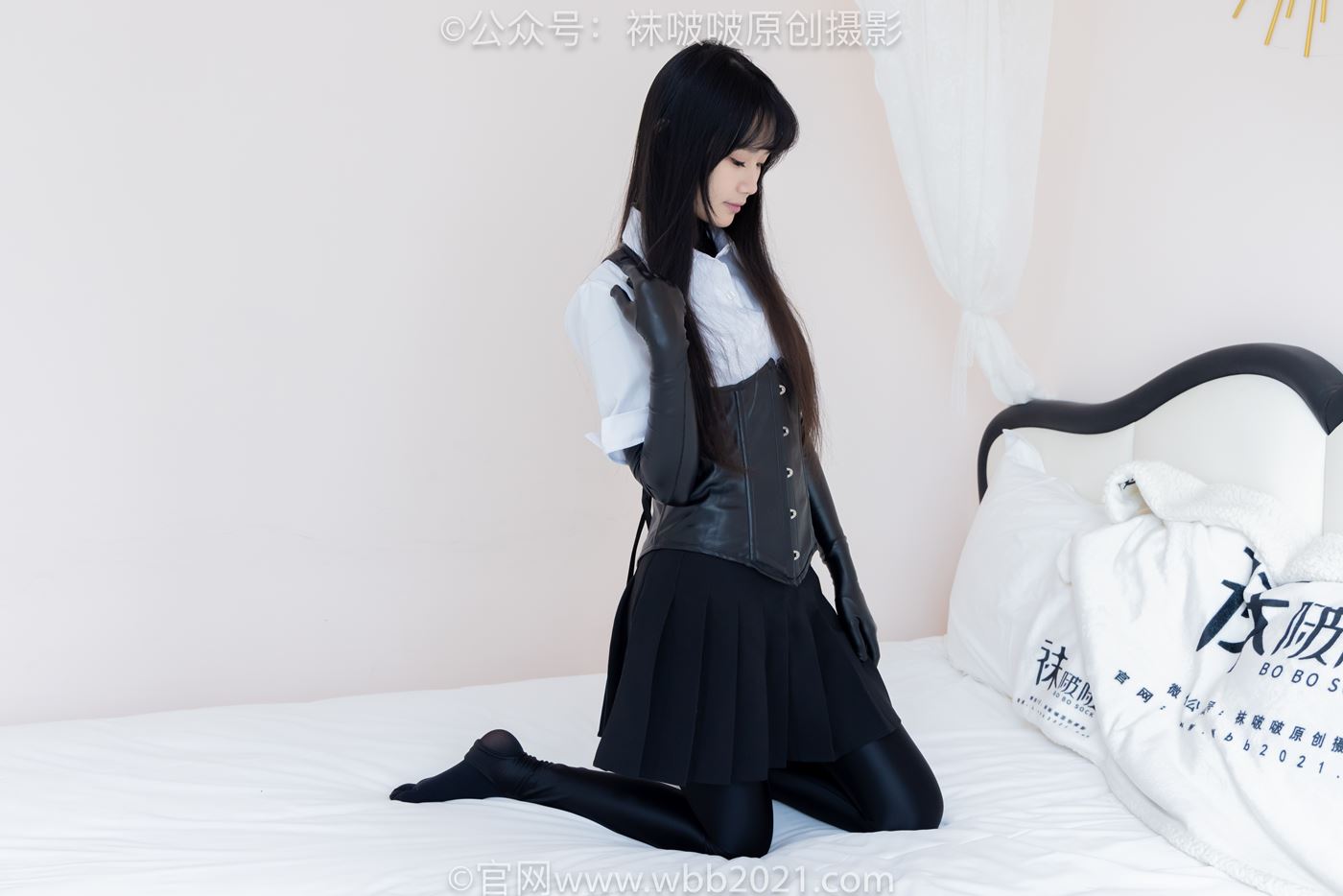 图片[84]-[BoBoSocks袜啵啵]NO.499 甜甜圈-高跟长靴、踩脚裤、厚黑丝五指袜、黑皮手套、裤里丝[144P] – 速更版-美库