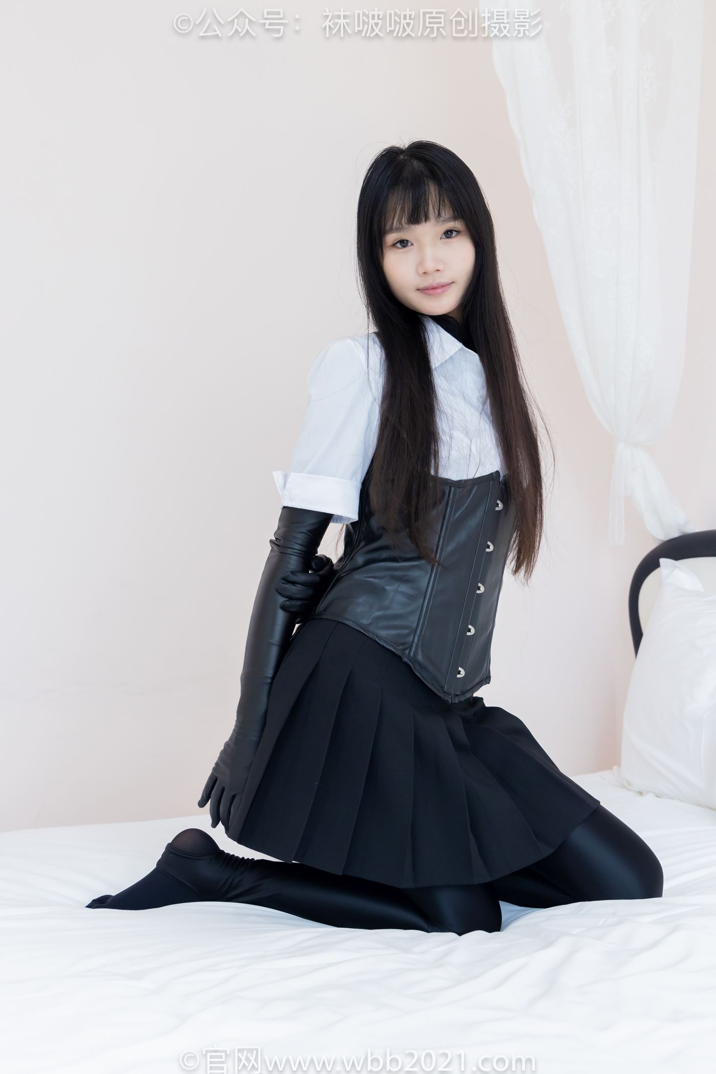 图片[86]-[BoBoSocks袜啵啵]NO.499 甜甜圈-高跟长靴、踩脚裤、厚黑丝五指袜、黑皮手套、裤里丝[144P] – 速更版-美库