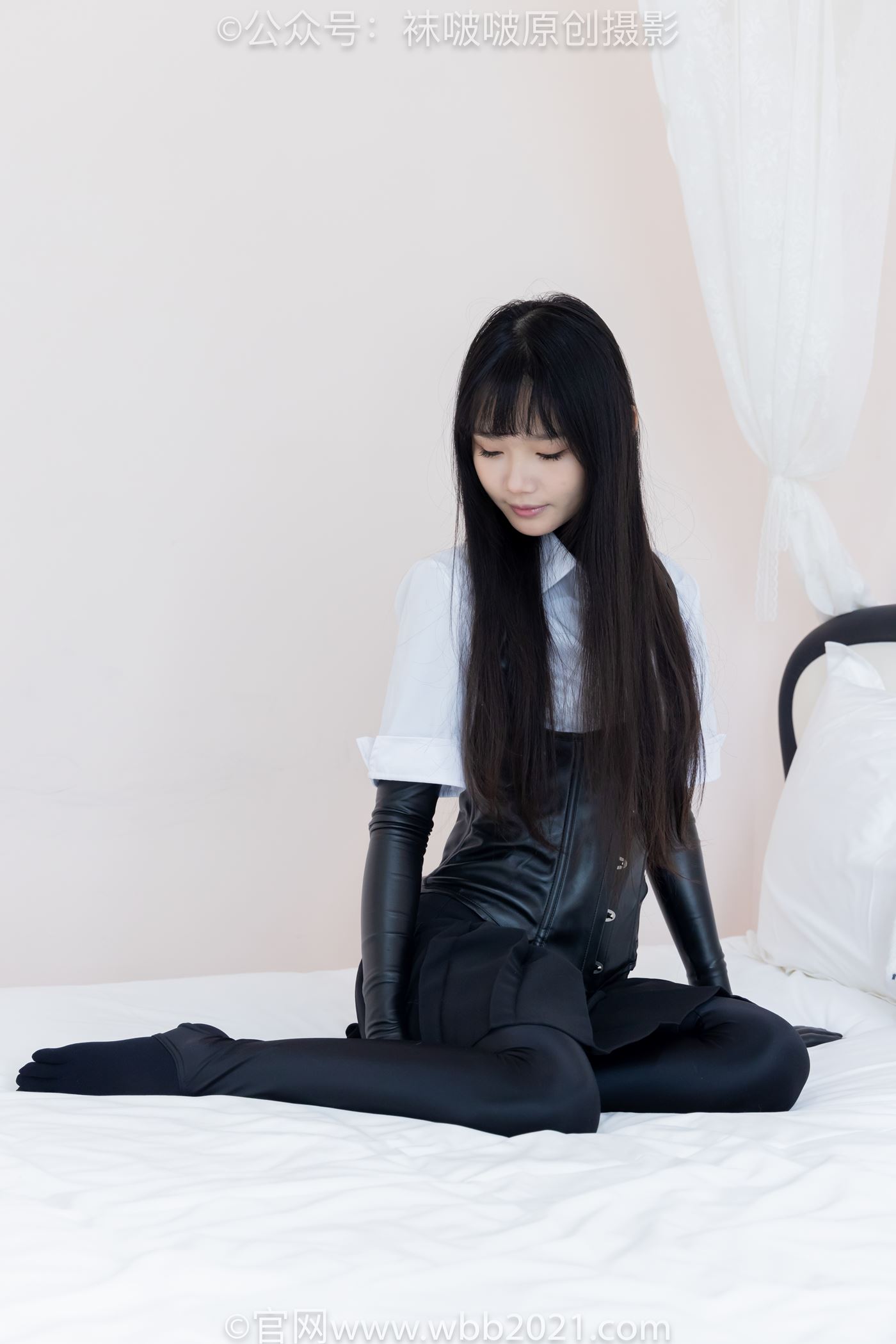 图片[87]-[BoBoSocks袜啵啵]NO.499 甜甜圈-高跟长靴、踩脚裤、厚黑丝五指袜、黑皮手套、裤里丝[144P] – 速更版-美库