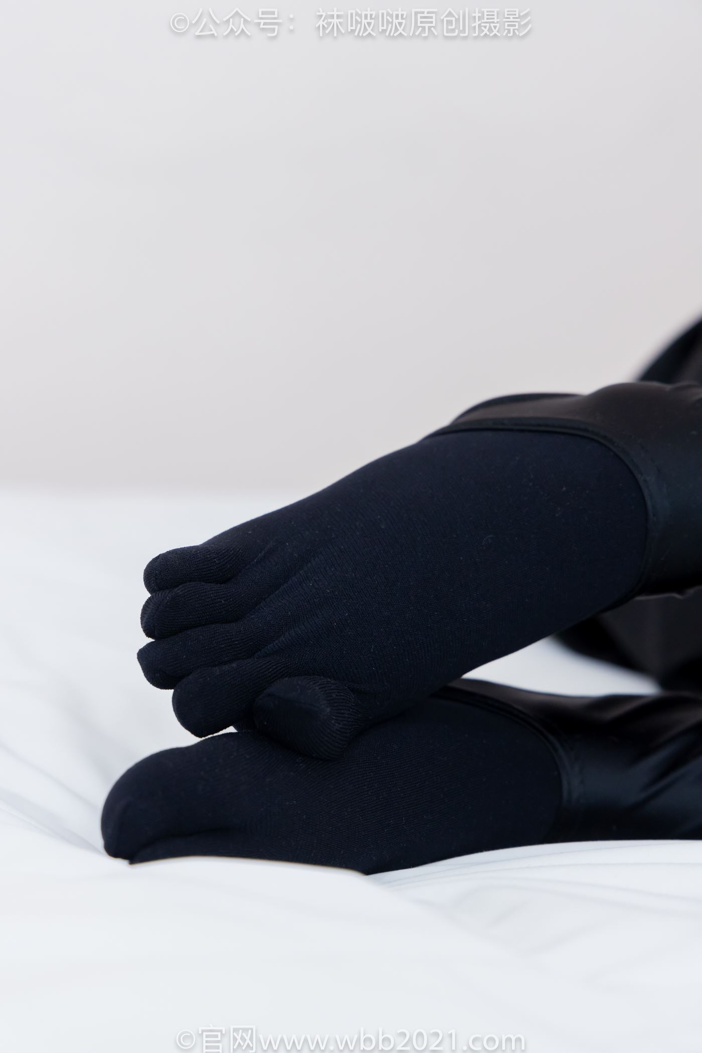 图片[89]-[BoBoSocks袜啵啵]NO.499 甜甜圈-高跟长靴、踩脚裤、厚黑丝五指袜、黑皮手套、裤里丝[144P] – 速更版-美库