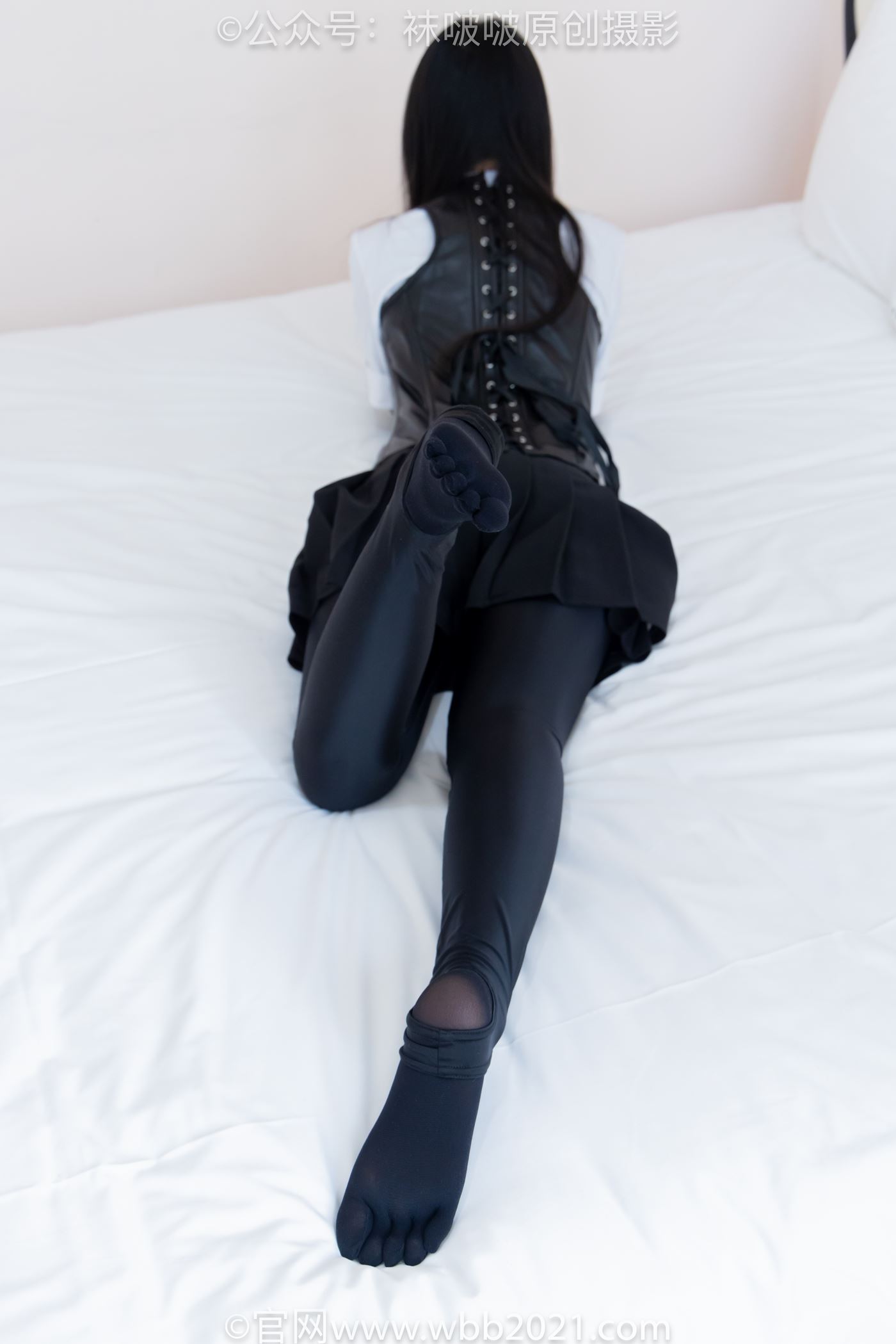 图片[94]-[BoBoSocks袜啵啵]NO.499 甜甜圈-高跟长靴、踩脚裤、厚黑丝五指袜、黑皮手套、裤里丝[144P] – 速更版-美库