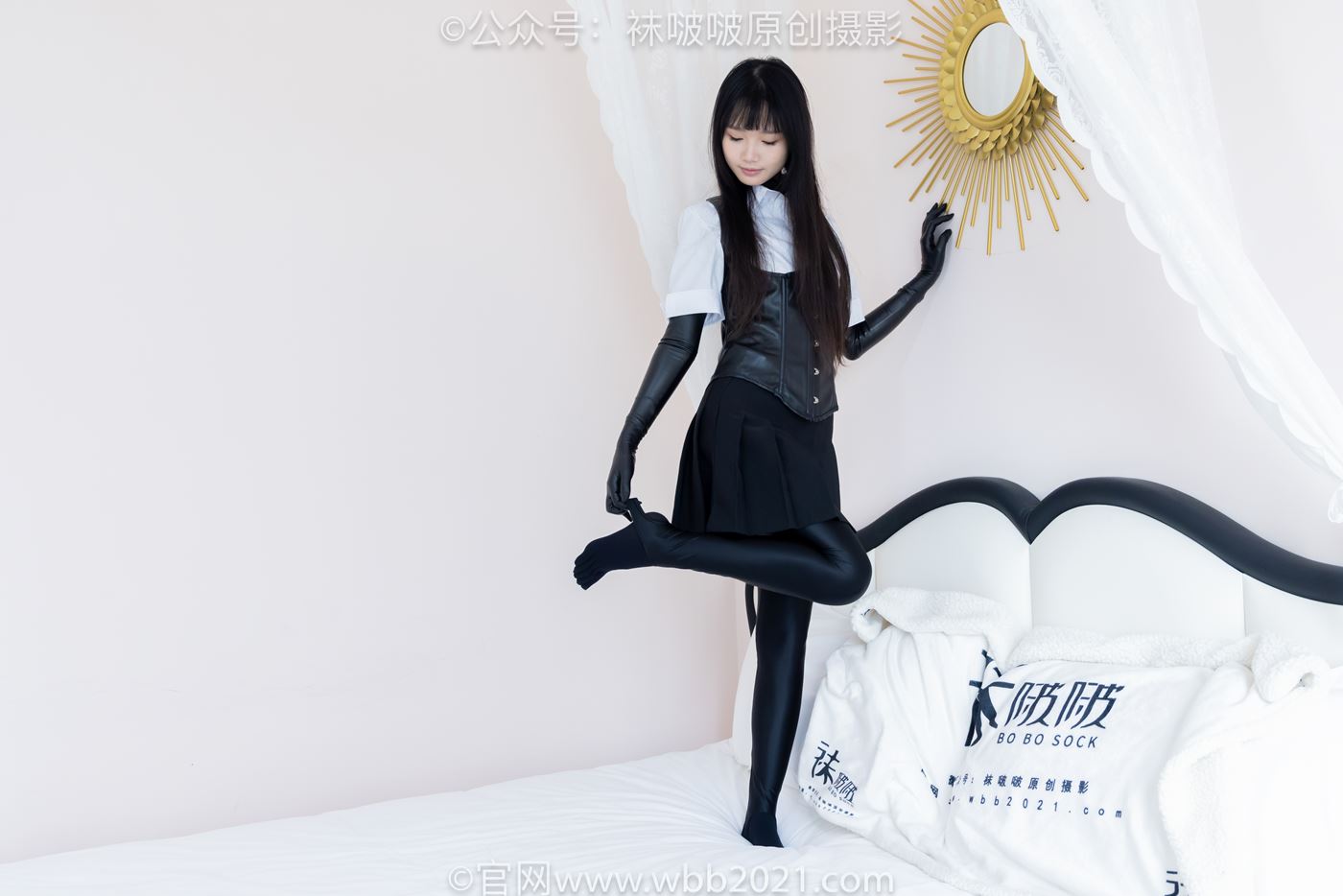 图片[105]-[BoBoSocks袜啵啵]NO.499 甜甜圈-高跟长靴、踩脚裤、厚黑丝五指袜、黑皮手套、裤里丝[144P] – 速更版-美库