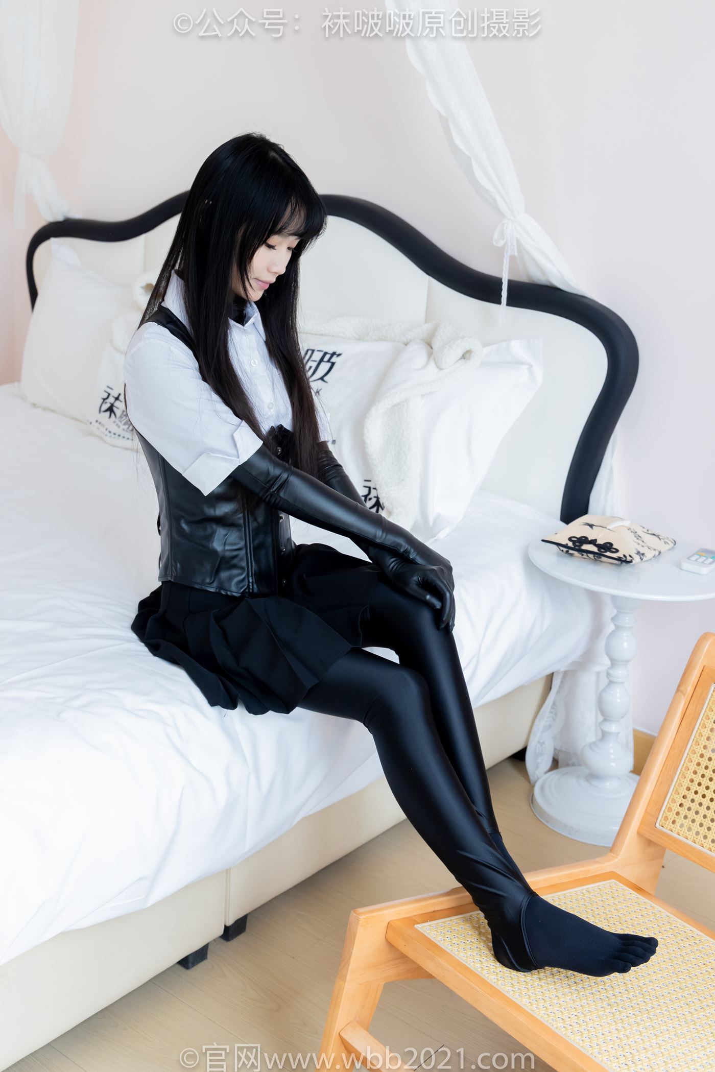 图片[111]-[BoBoSocks袜啵啵]NO.499 甜甜圈-高跟长靴、踩脚裤、厚黑丝五指袜、黑皮手套、裤里丝[144P] – 速更版-美库