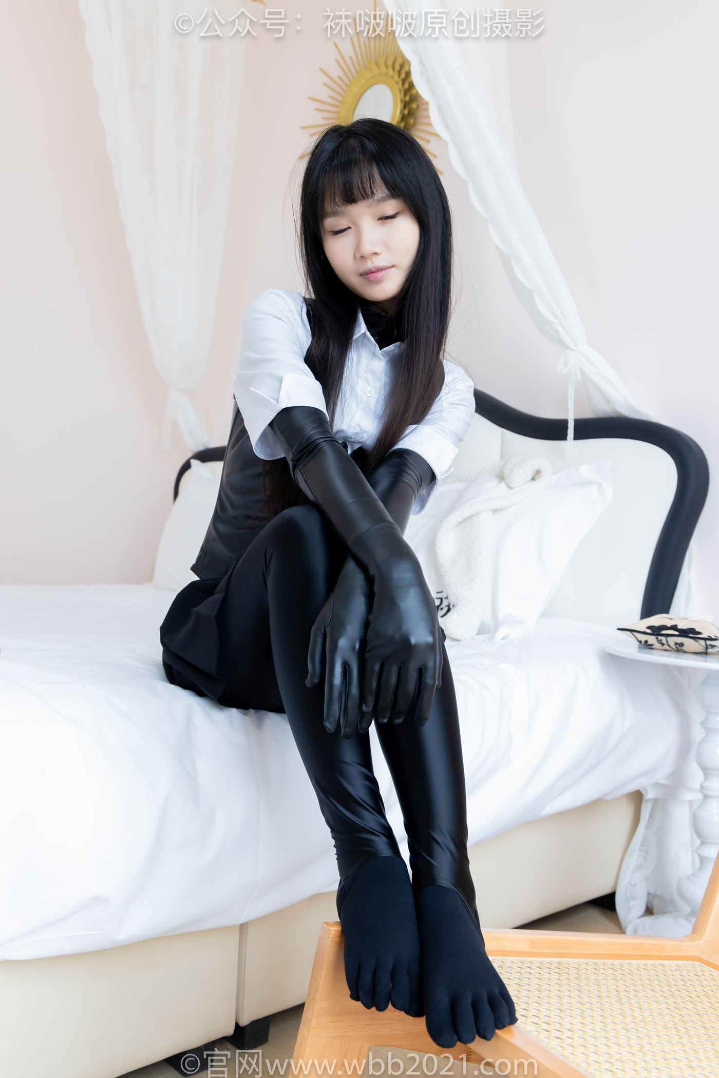 图片[118]-[BoBoSocks袜啵啵]NO.499 甜甜圈-高跟长靴、踩脚裤、厚黑丝五指袜、黑皮手套、裤里丝[144P] – 速更版-美库