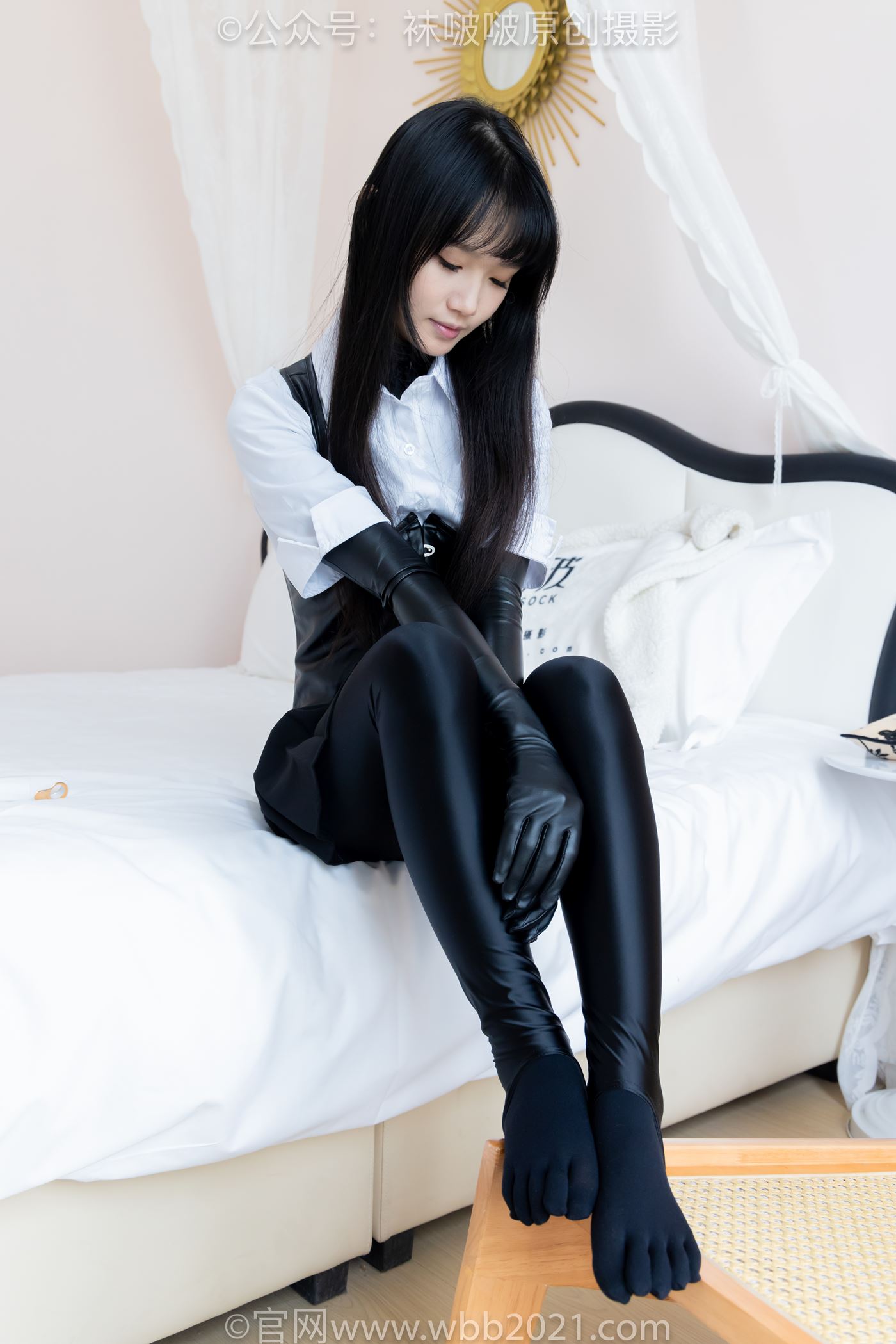 图片[119]-[BoBoSocks袜啵啵]NO.499 甜甜圈-高跟长靴、踩脚裤、厚黑丝五指袜、黑皮手套、裤里丝[144P] – 速更版-美库