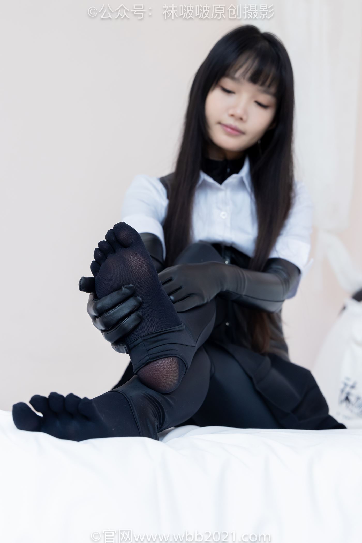 图片[144]-[BoBoSocks袜啵啵]NO.499 甜甜圈-高跟长靴、踩脚裤、厚黑丝五指袜、黑皮手套、裤里丝[144P] – 速更版-美库