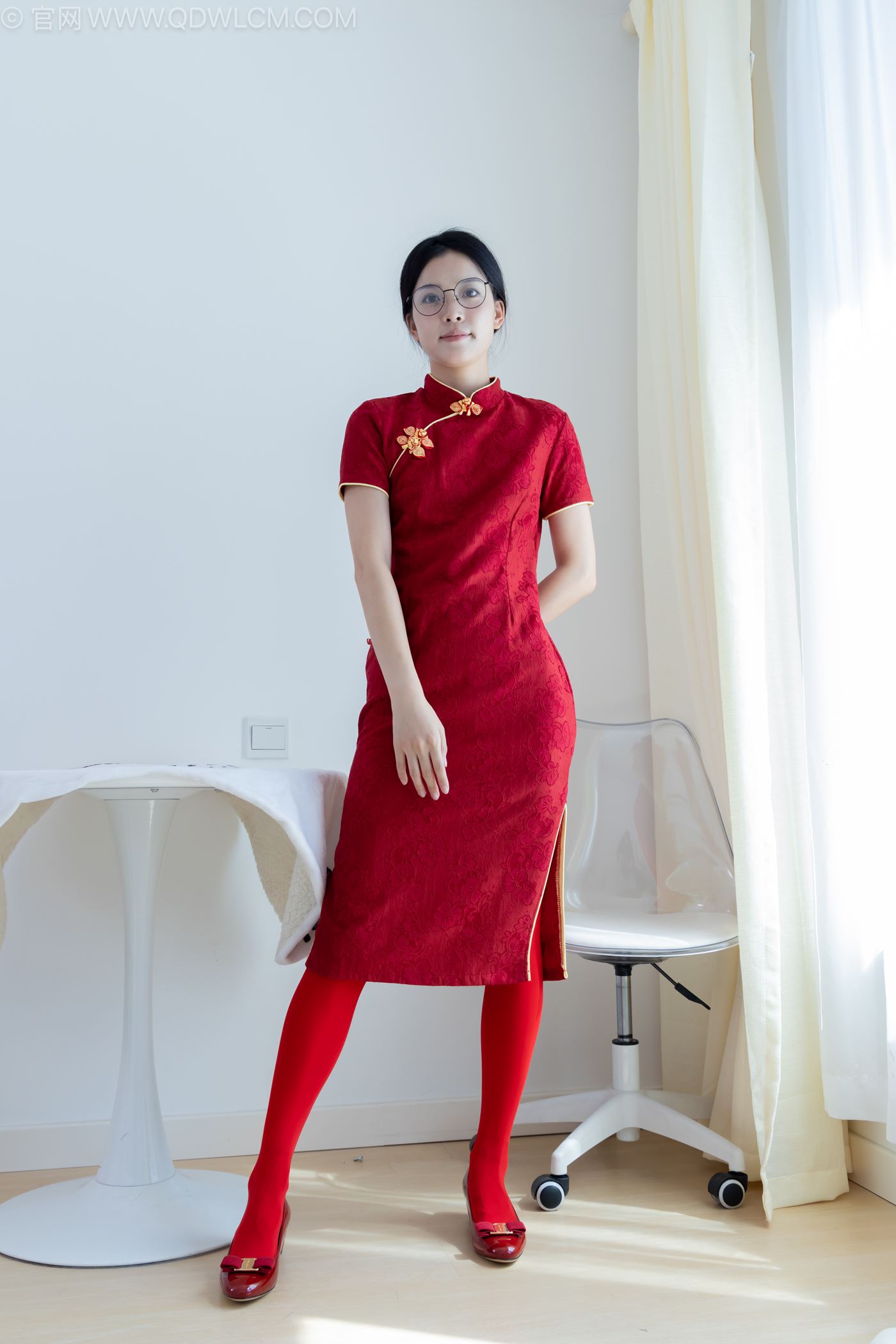 图片[10]-物恋传媒 NO.2236 茯苓-红色低跟鞋、厚款红色丝、皮筋绑脚老头乐挠脚剧情[96P] – 速更版-美库