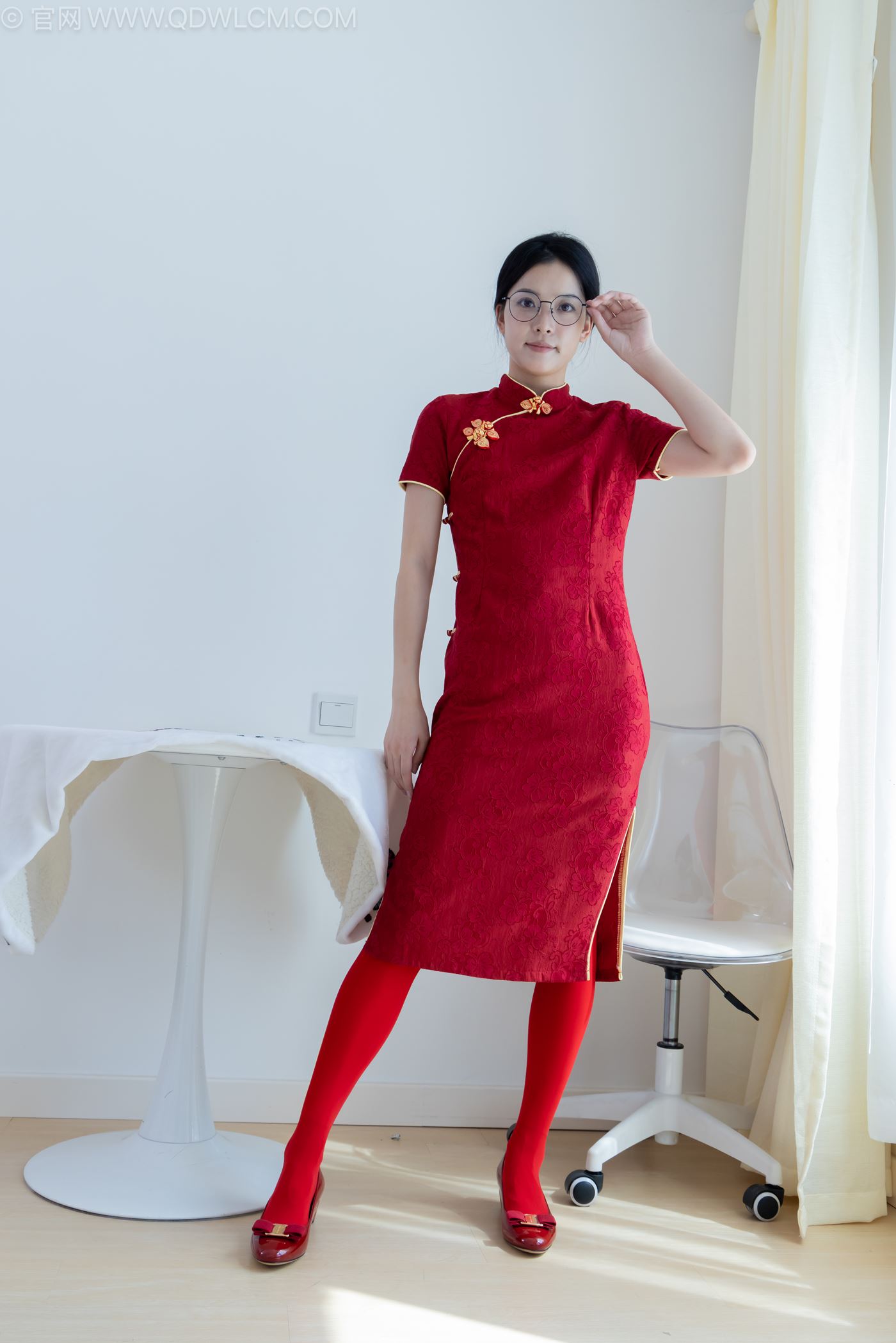 图片[12]-物恋传媒 NO.2236 茯苓-红色低跟鞋、厚款红色丝、皮筋绑脚老头乐挠脚剧情[96P] – 速更版-美库