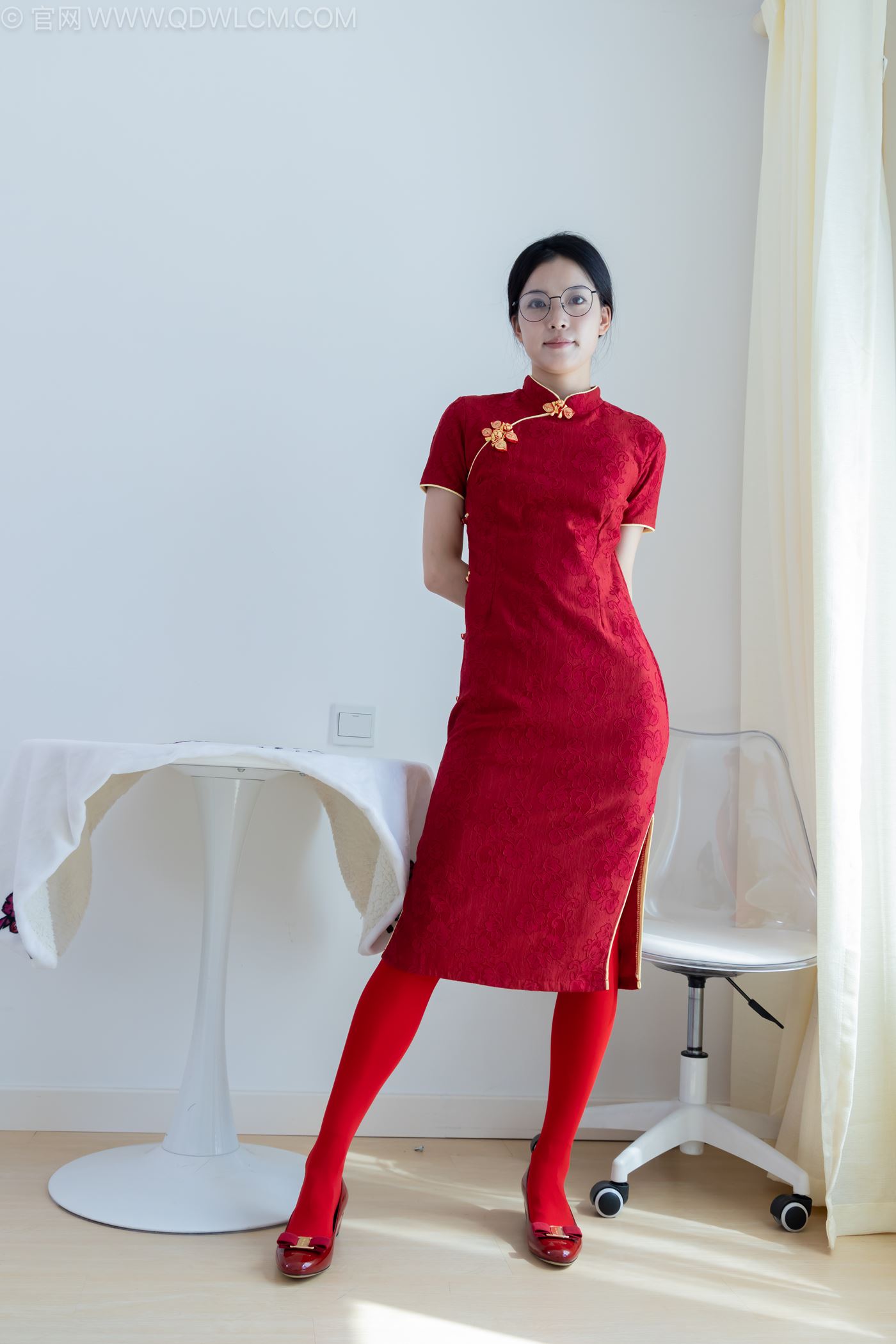 图片[13]-物恋传媒 NO.2236 茯苓-红色低跟鞋、厚款红色丝、皮筋绑脚老头乐挠脚剧情[96P] – 速更版-美库