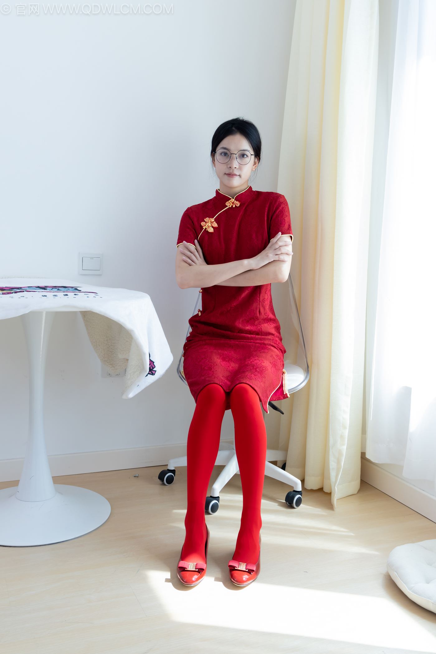 图片[16]-物恋传媒 NO.2236 茯苓-红色低跟鞋、厚款红色丝、皮筋绑脚老头乐挠脚剧情[96P] – 速更版-美库