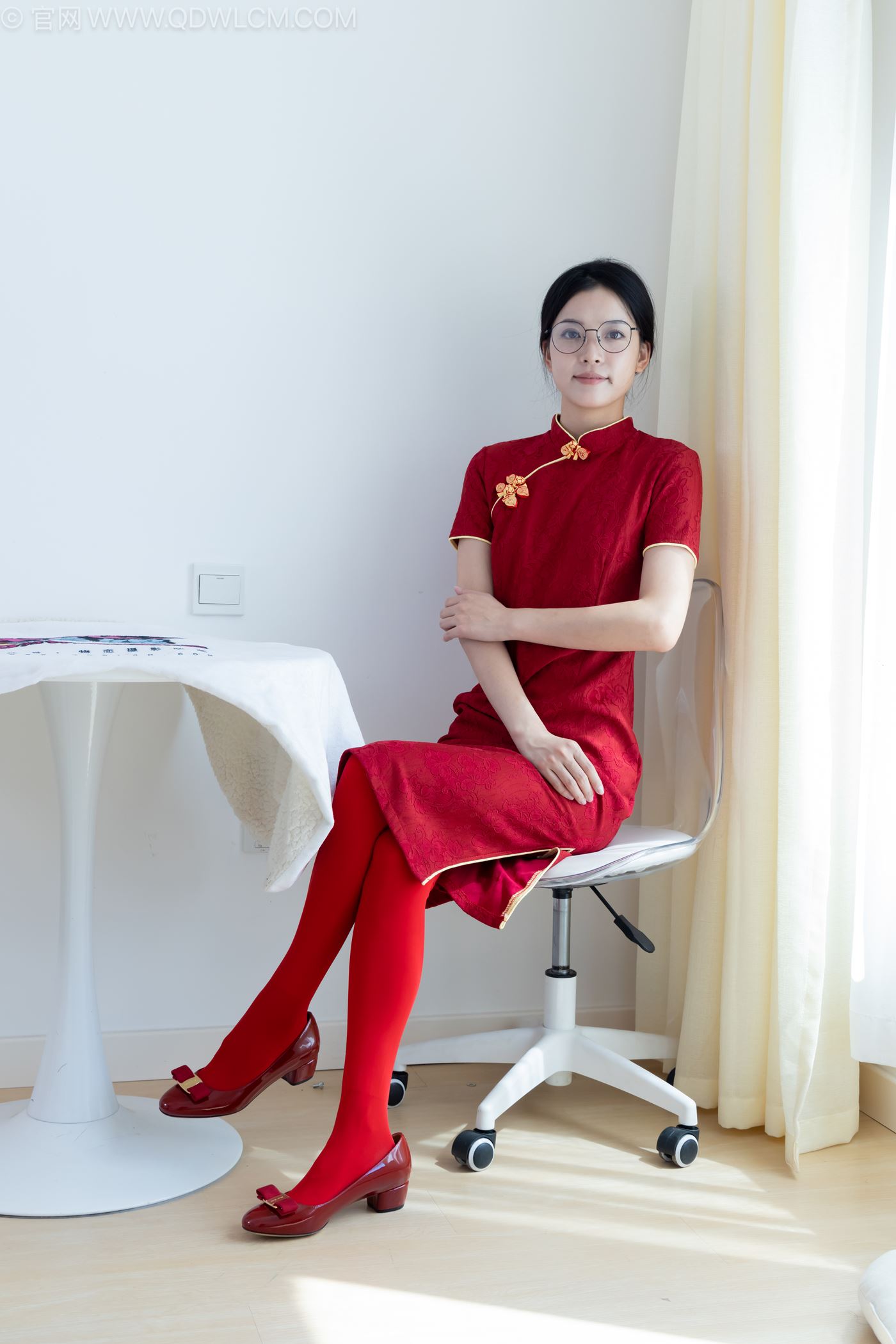 图片[23]-物恋传媒 NO.2236 茯苓-红色低跟鞋、厚款红色丝、皮筋绑脚老头乐挠脚剧情[96P] – 速更版-美库