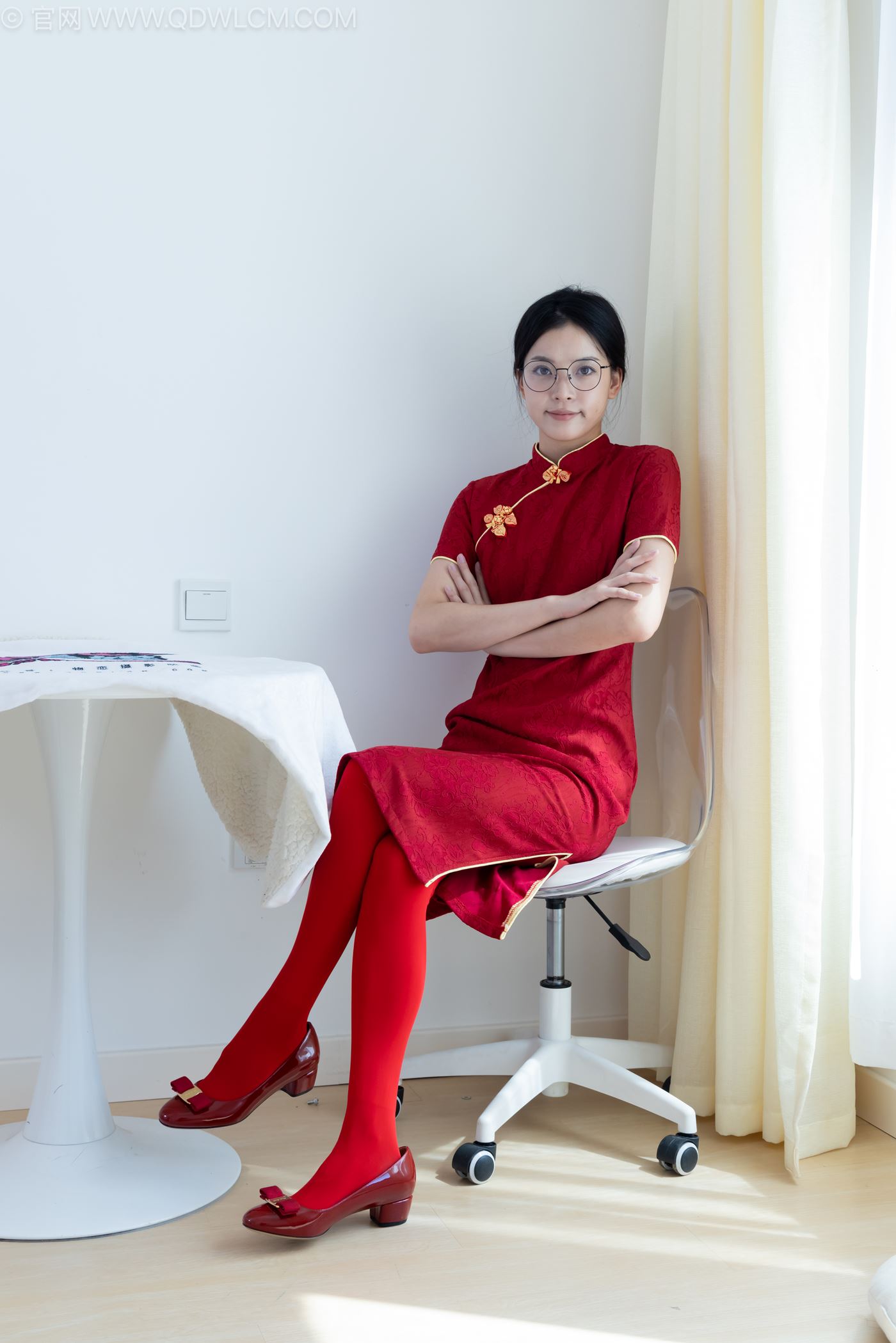 图片[24]-物恋传媒 NO.2236 茯苓-红色低跟鞋、厚款红色丝、皮筋绑脚老头乐挠脚剧情[96P] – 速更版-美库