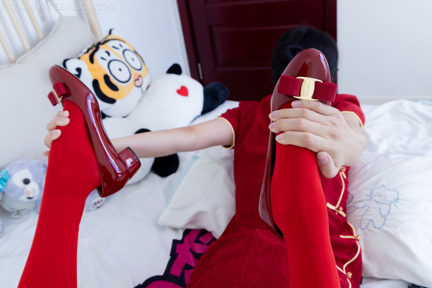 图片[29]-物恋传媒 NO.2236 茯苓-红色低跟鞋、厚款红色丝、皮筋绑脚老头乐挠脚剧情[96P] – 速更版-美库