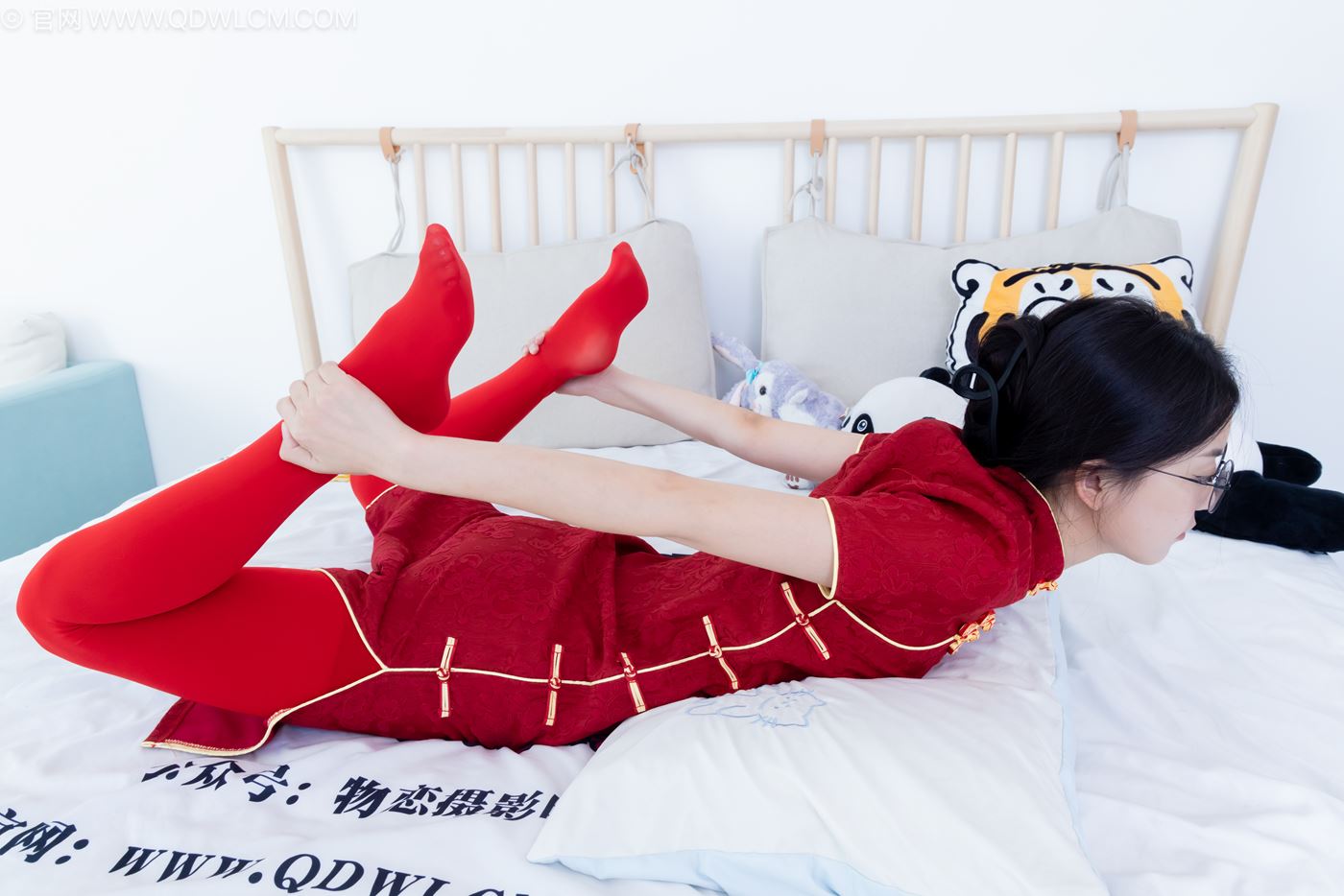 图片[39]-物恋传媒 NO.2236 茯苓-红色低跟鞋、厚款红色丝、皮筋绑脚老头乐挠脚剧情[96P] – 速更版-美库