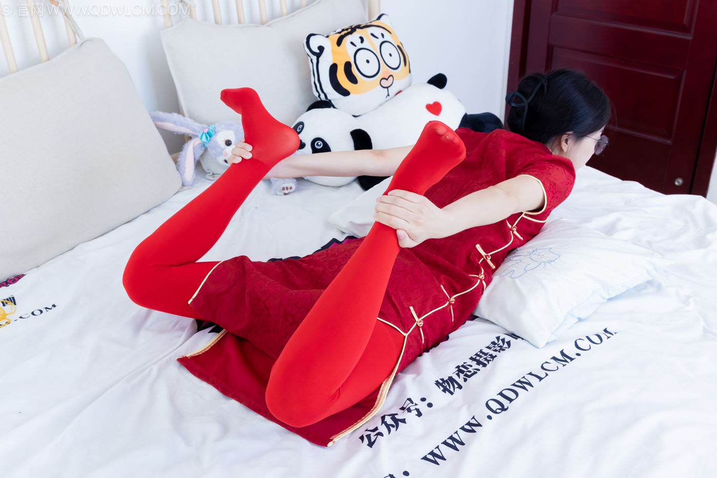 图片[44]-物恋传媒 NO.2236 茯苓-红色低跟鞋、厚款红色丝、皮筋绑脚老头乐挠脚剧情[96P] – 速更版-美库