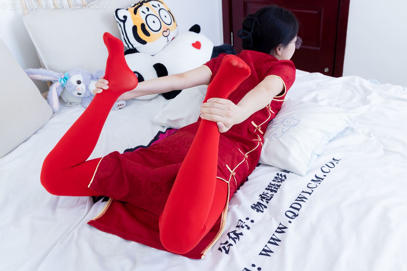 图片[45]-物恋传媒 NO.2236 茯苓-红色低跟鞋、厚款红色丝、皮筋绑脚老头乐挠脚剧情[96P] – 速更版-美库