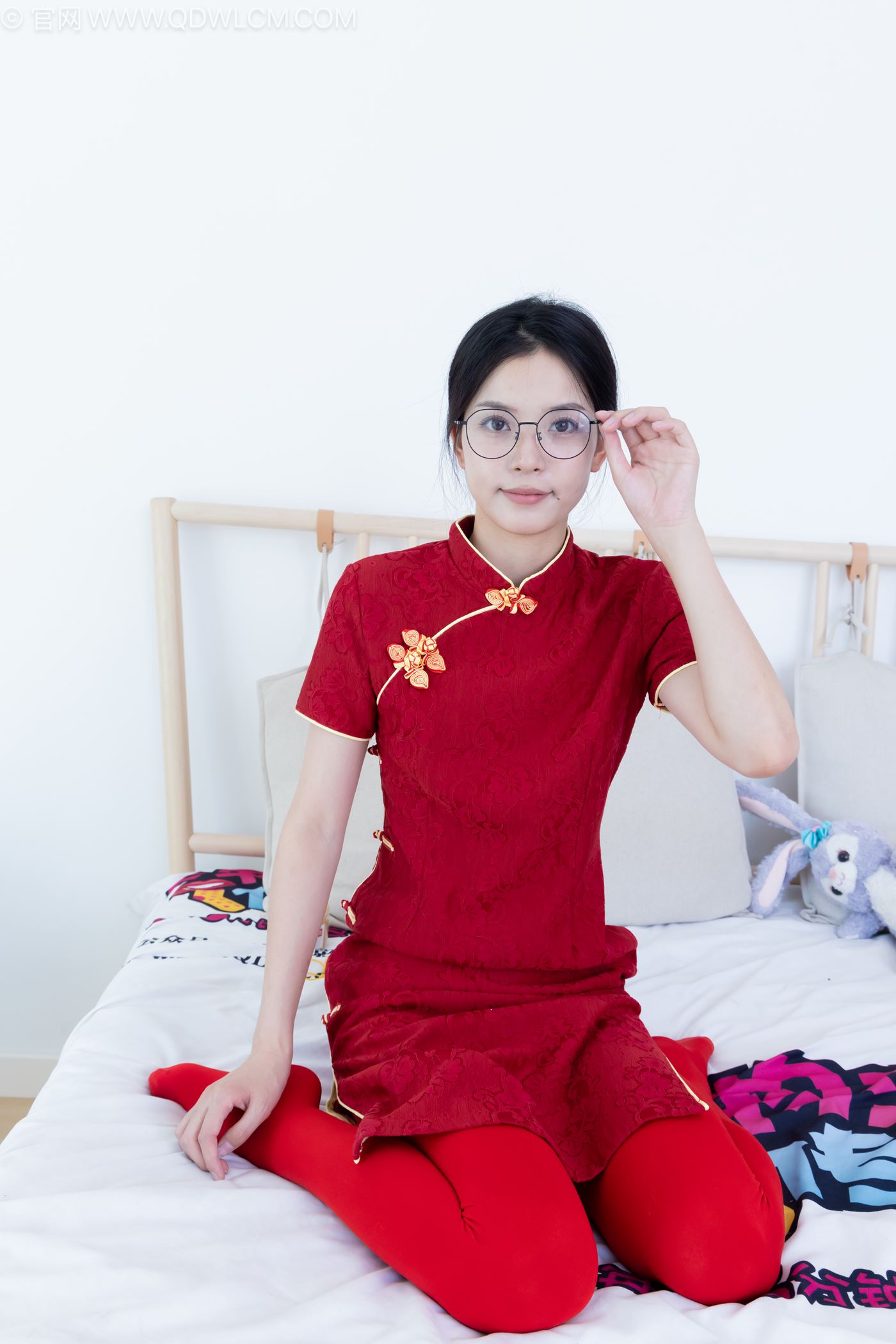 图片[58]-物恋传媒 NO.2236 茯苓-红色低跟鞋、厚款红色丝、皮筋绑脚老头乐挠脚剧情[96P] – 速更版-美库