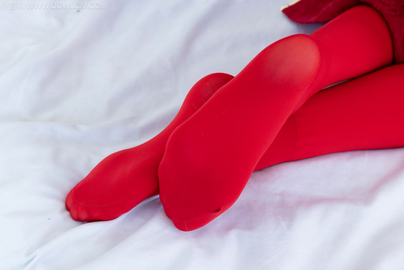 图片[61]-物恋传媒 NO.2236 茯苓-红色低跟鞋、厚款红色丝、皮筋绑脚老头乐挠脚剧情[96P] – 速更版-美库