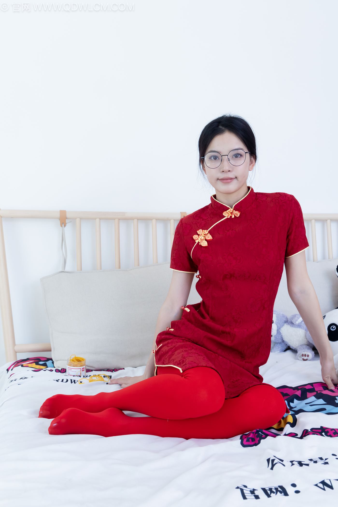 图片[64]-物恋传媒 NO.2236 茯苓-红色低跟鞋、厚款红色丝、皮筋绑脚老头乐挠脚剧情[96P] – 速更版-美库