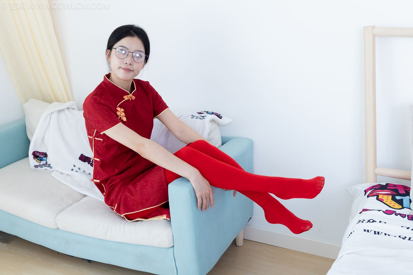 图片[76]-物恋传媒 NO.2236 茯苓-红色低跟鞋、厚款红色丝、皮筋绑脚老头乐挠脚剧情[96P] – 速更版-美库