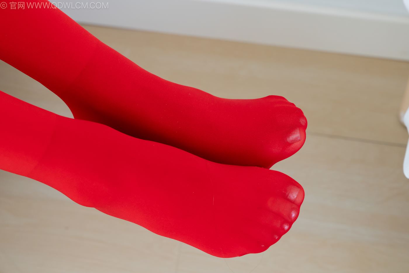 图片[80]-物恋传媒 NO.2236 茯苓-红色低跟鞋、厚款红色丝、皮筋绑脚老头乐挠脚剧情[96P] – 速更版-美库