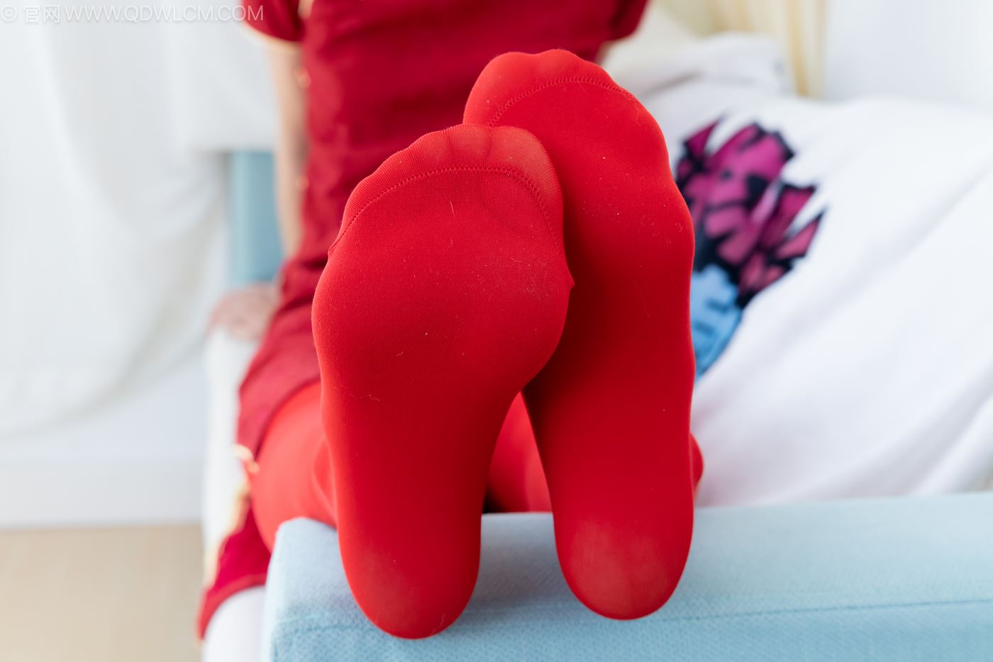 图片[85]-物恋传媒 NO.2236 茯苓-红色低跟鞋、厚款红色丝、皮筋绑脚老头乐挠脚剧情[96P] – 速更版-美库