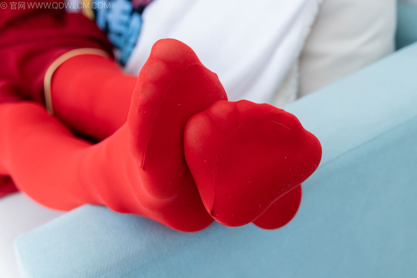 图片[89]-物恋传媒 NO.2236 茯苓-红色低跟鞋、厚款红色丝、皮筋绑脚老头乐挠脚剧情[96P] – 速更版-美库