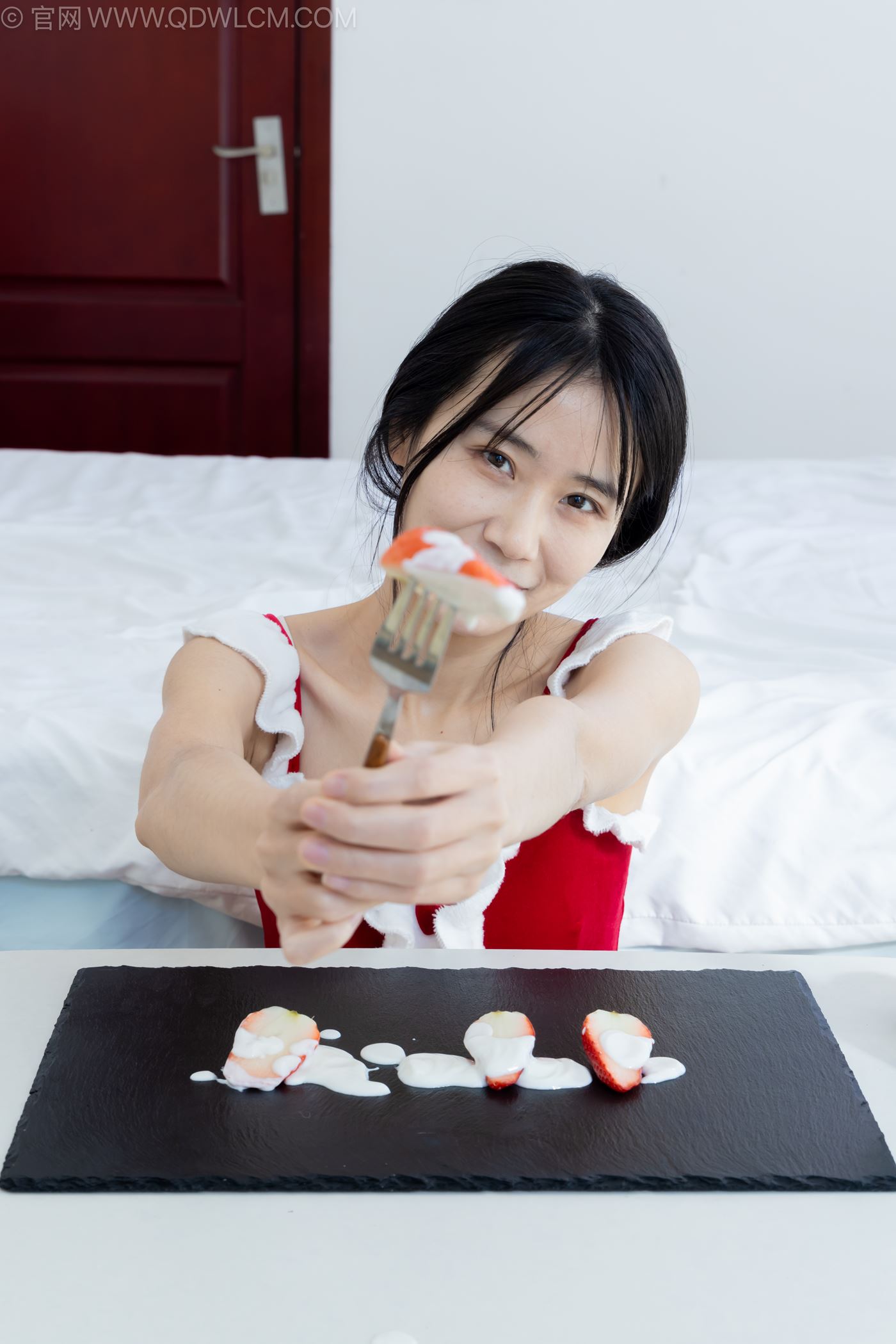 图片[70]-物恋传媒 NO.2237 菜菜-高跟鞋、油亮薄白丝、裸足、草莓和酸奶裸足摆盘剧情[230P] – 速更版-美库