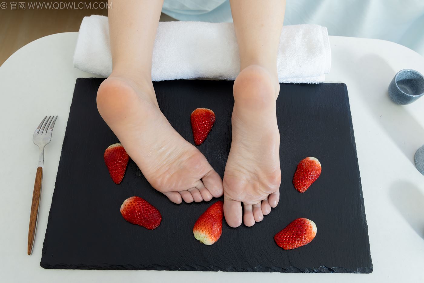 图片[79]-物恋传媒 NO.2237 菜菜-高跟鞋、油亮薄白丝、裸足、草莓和酸奶裸足摆盘剧情[230P] – 速更版-美库