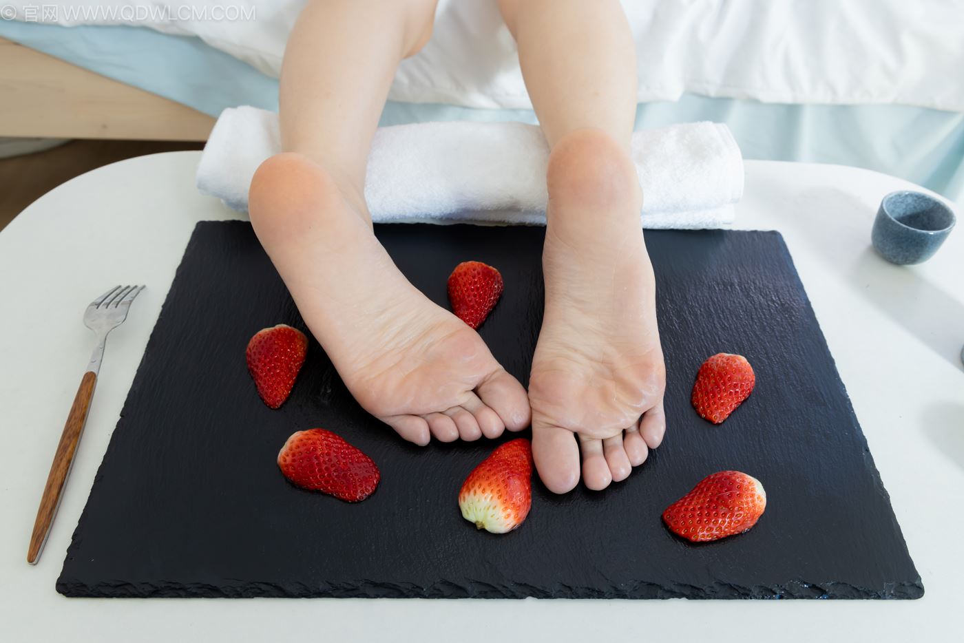 图片[80]-物恋传媒 NO.2237 菜菜-高跟鞋、油亮薄白丝、裸足、草莓和酸奶裸足摆盘剧情[230P] – 速更版-美库