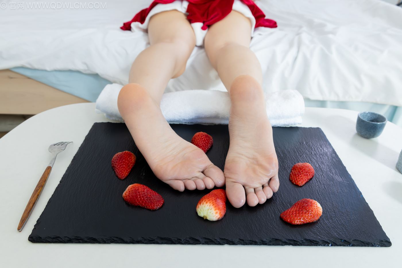 图片[81]-物恋传媒 NO.2237 菜菜-高跟鞋、油亮薄白丝、裸足、草莓和酸奶裸足摆盘剧情[230P] – 速更版-美库